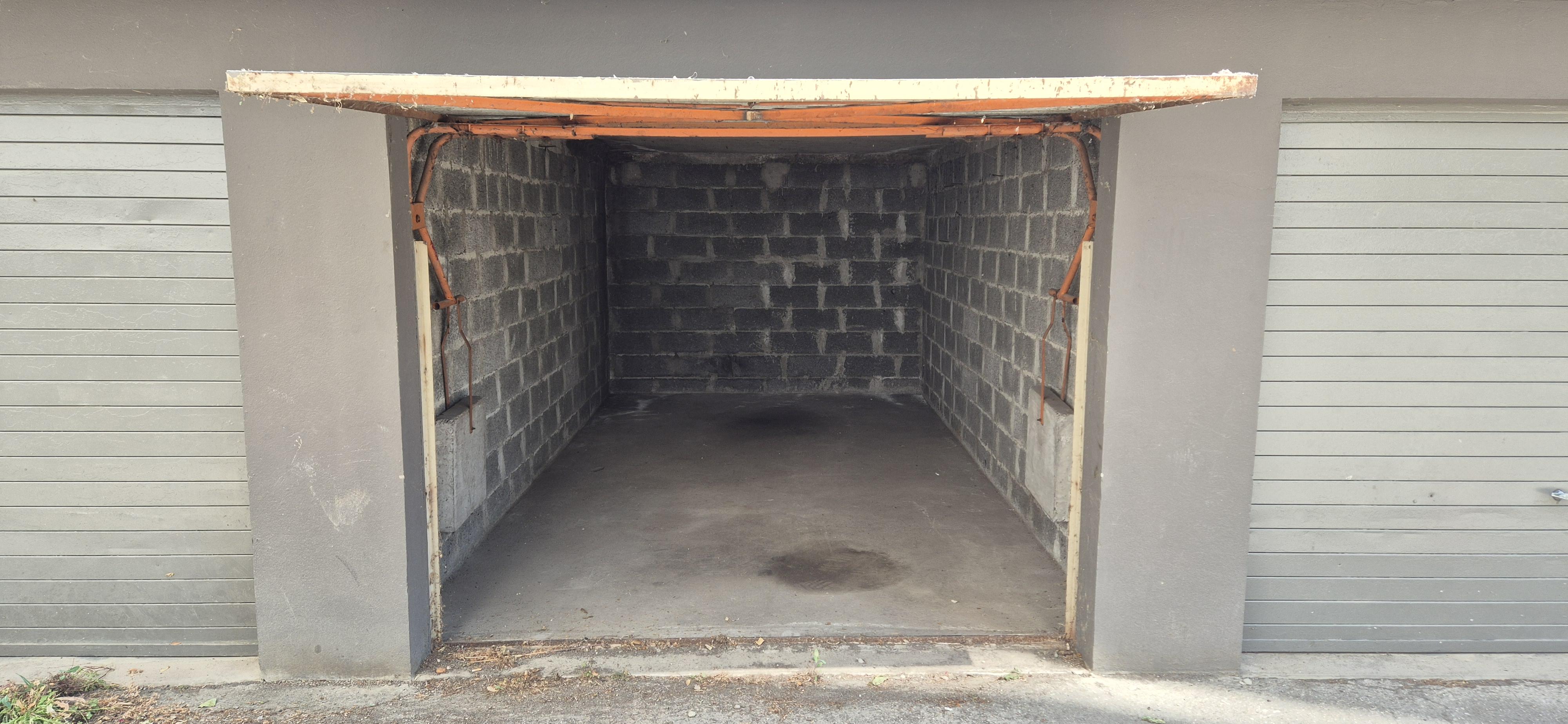 Garage/Box 15m² à Voiron