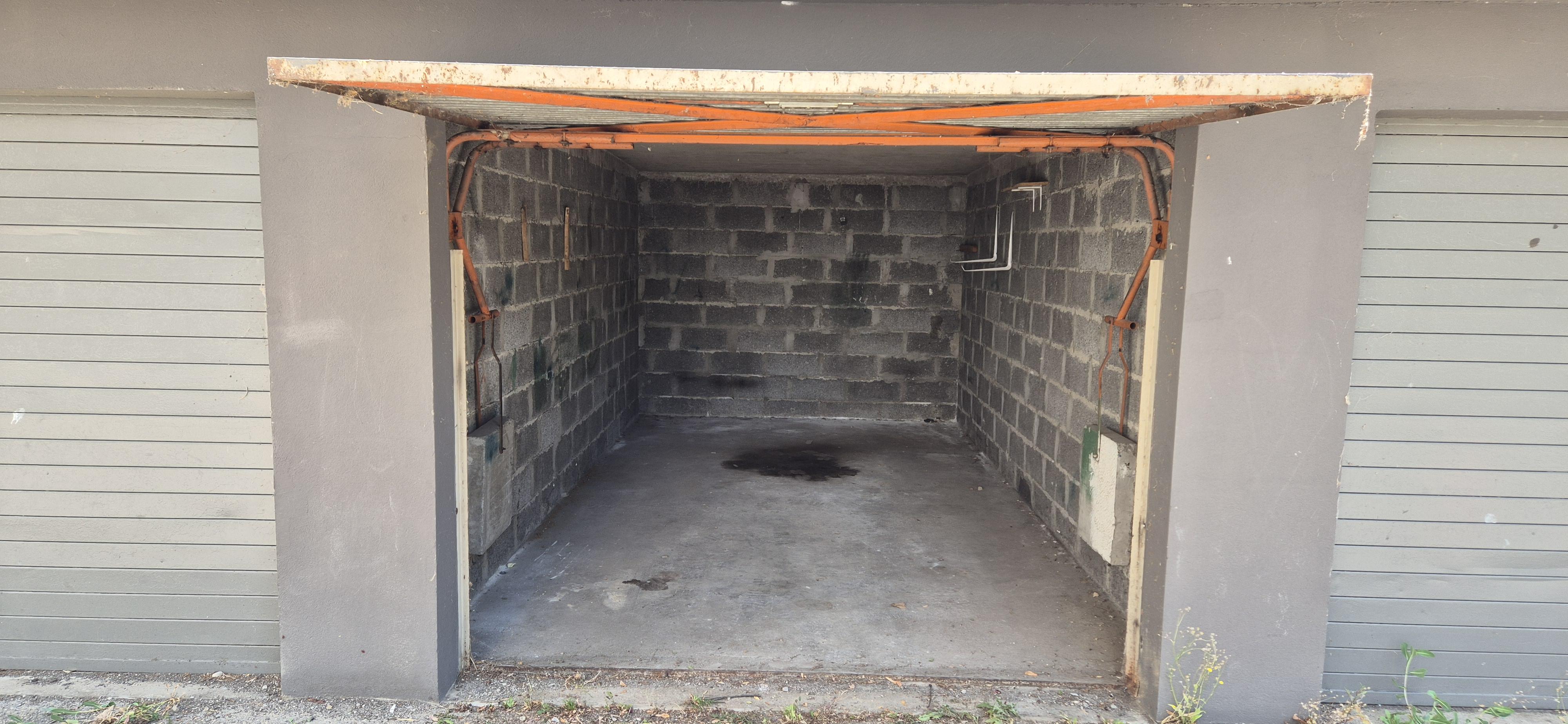 Garage/Box 15m² à Voiron