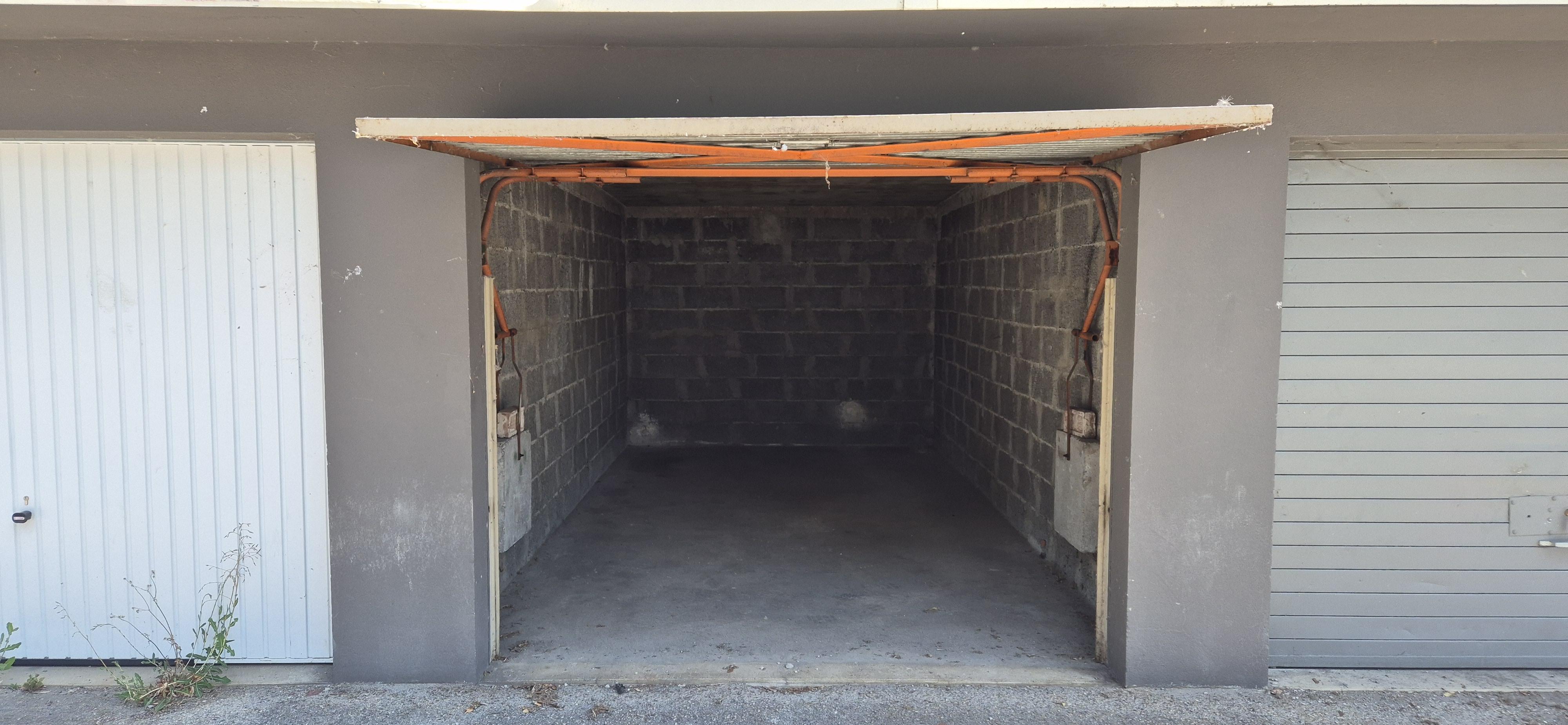 Garage/Box 15m² à Voiron