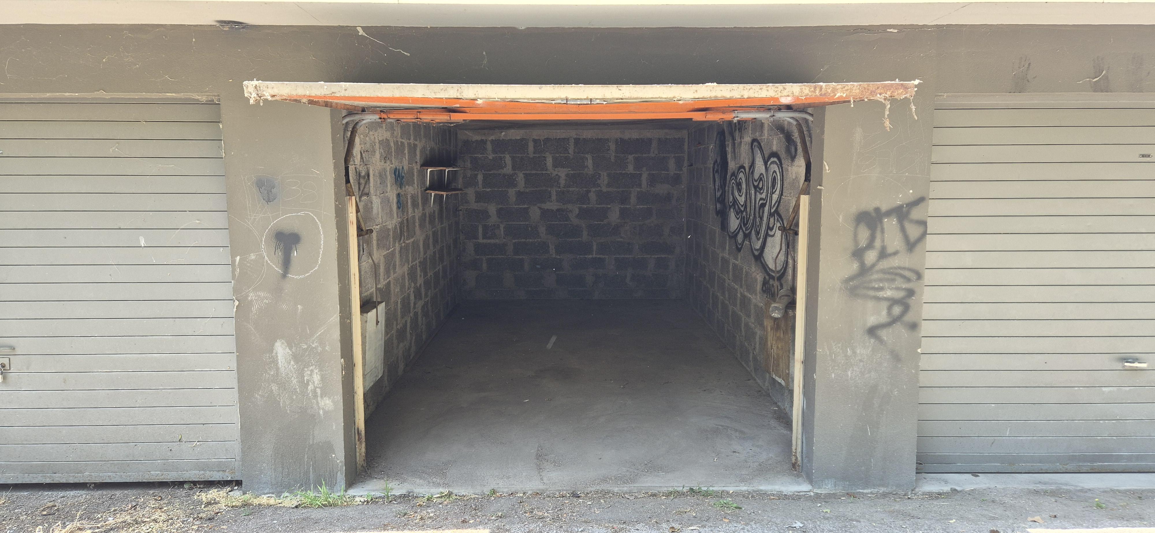 Garage/Box 15m² à Voiron