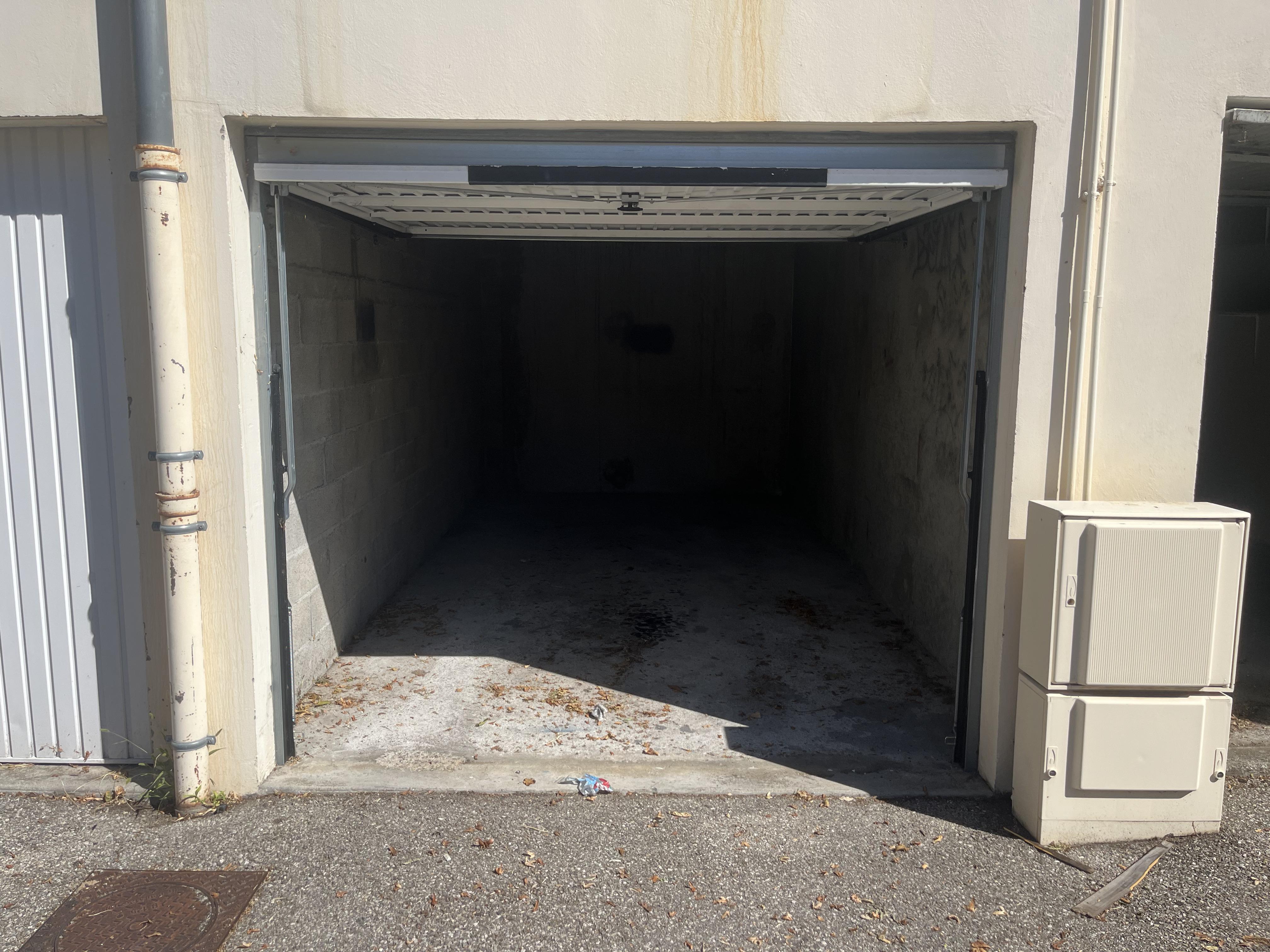 Garage/Box 15m² à Voreppe
