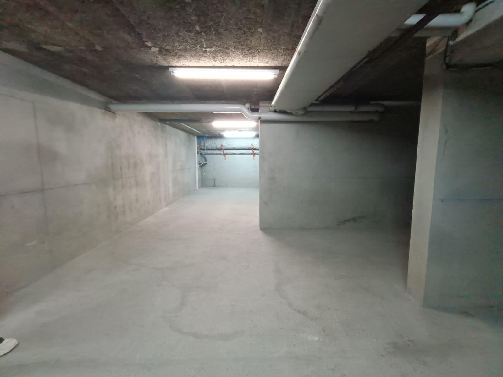 Local / Box / Stockage / Cave /