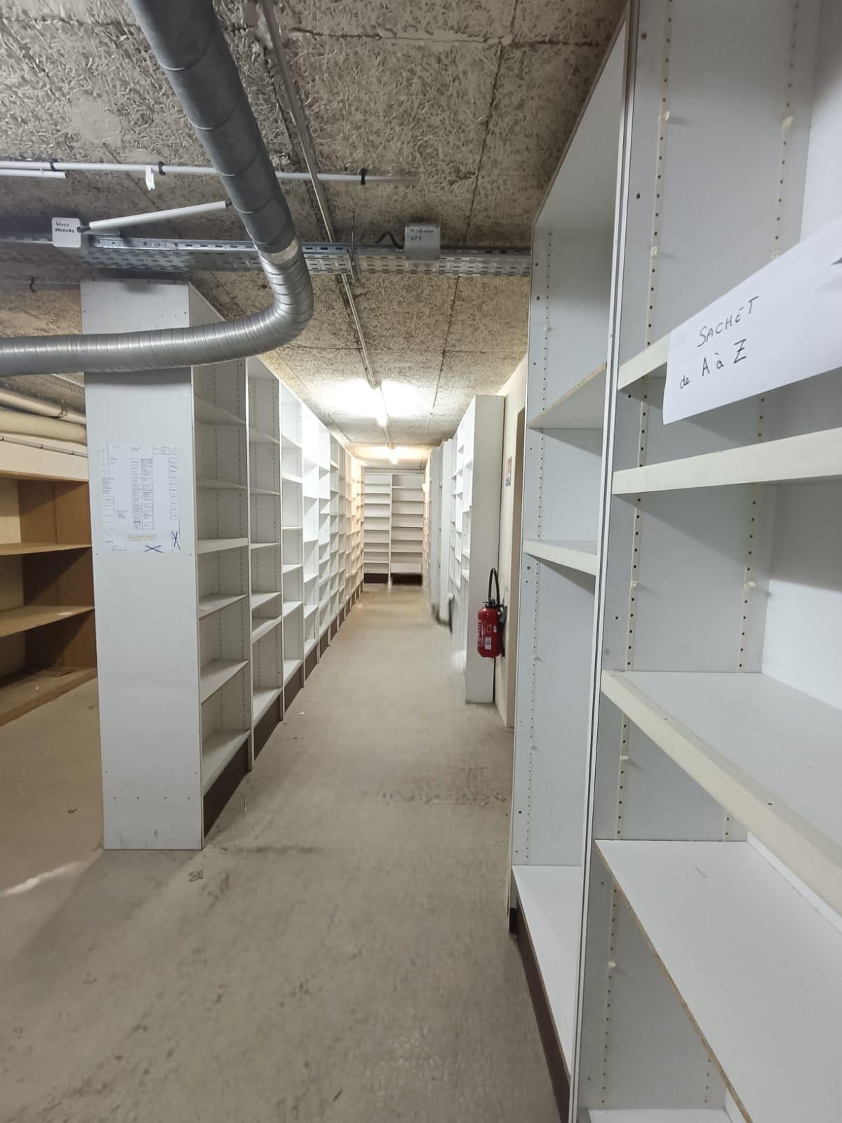 Local / Box / Stockage / Cave /
