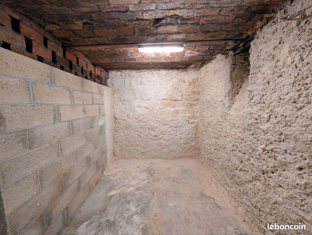 Cave 6m2 9e rue turgot