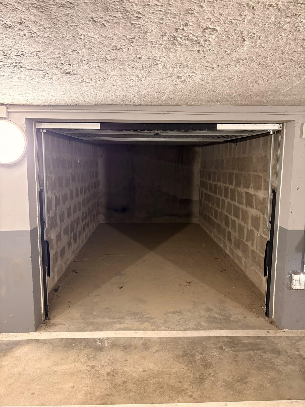 Garage/Box 14m² à Voiron