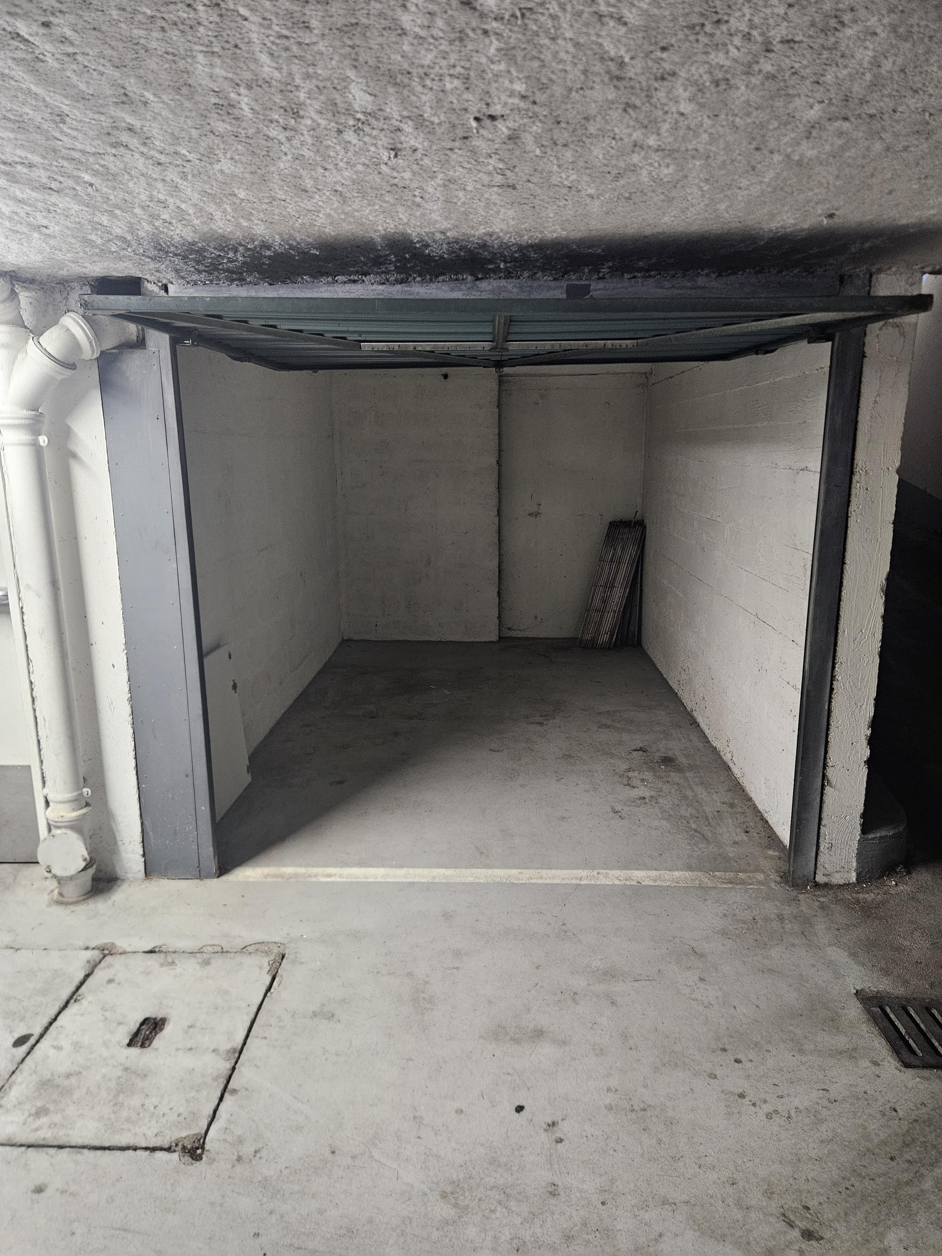 Box sécurisé de 9,4 m² - Boulevard Charonne