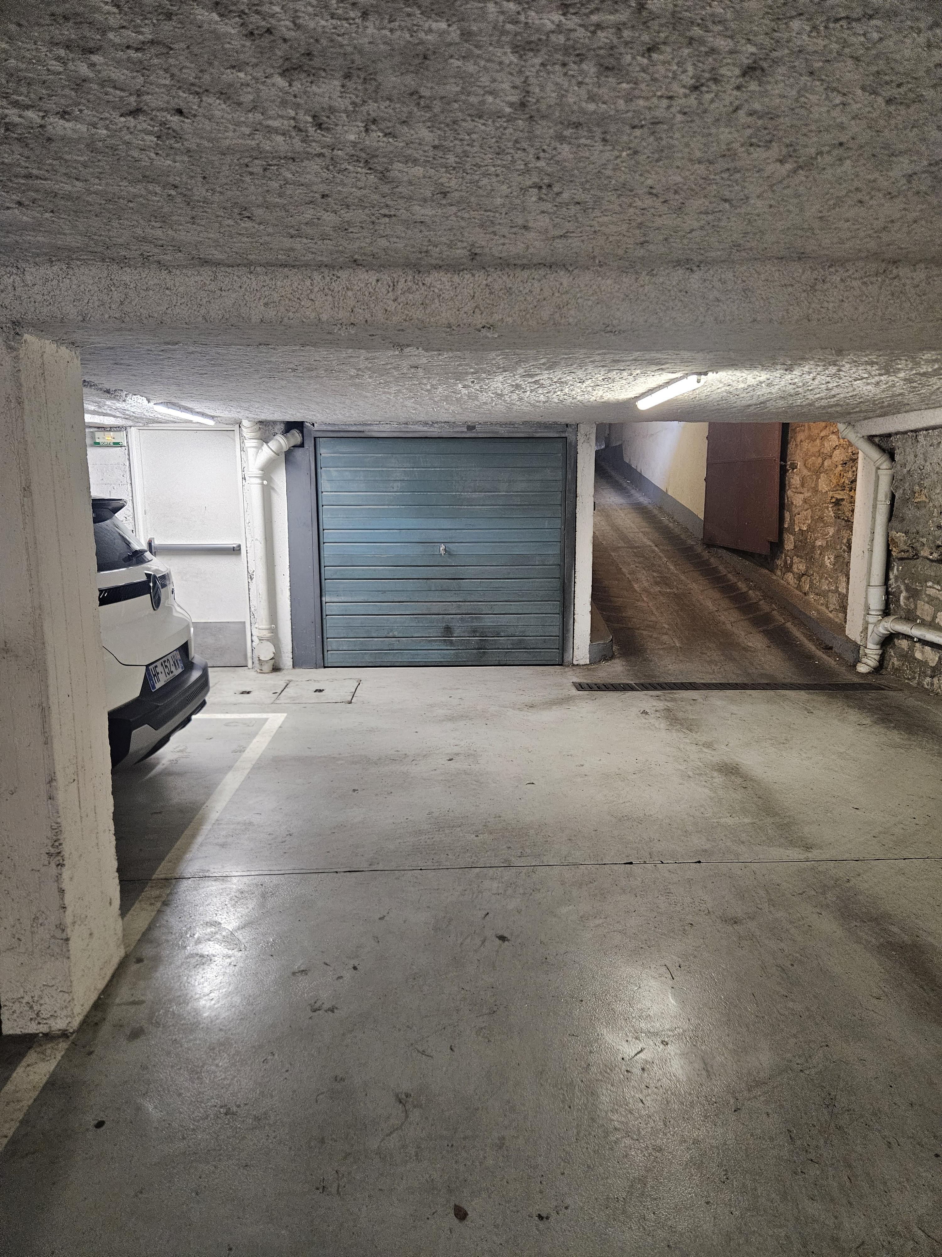 Box sécurisé de 9,4 m² - Boulevard Charonne