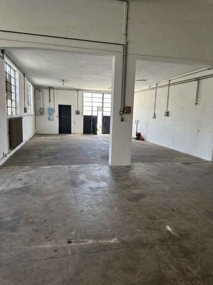 Grand espace de stockage privatif 140 m² –