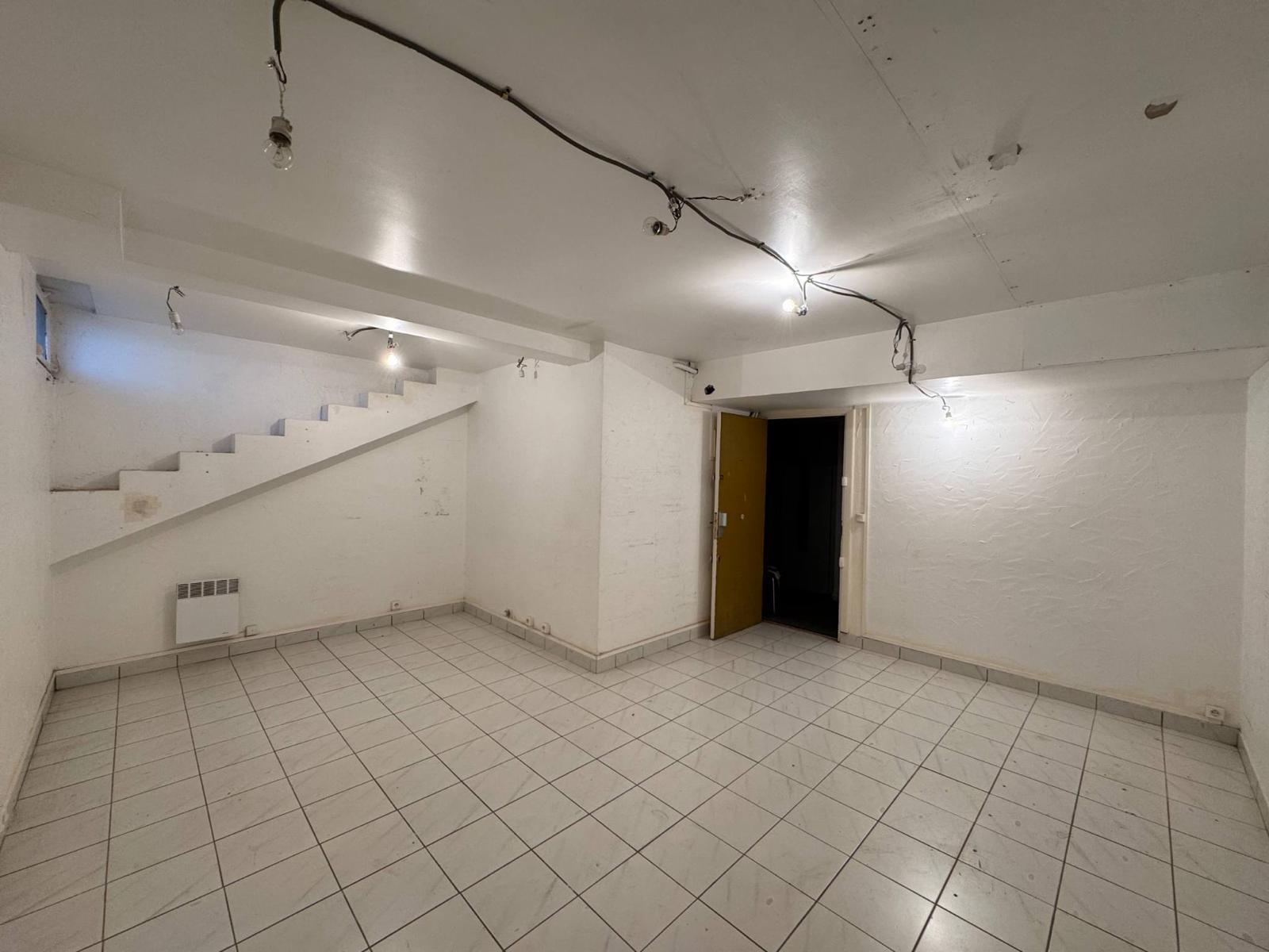 2 Caves de 20m2 et 22m2 à Créteil