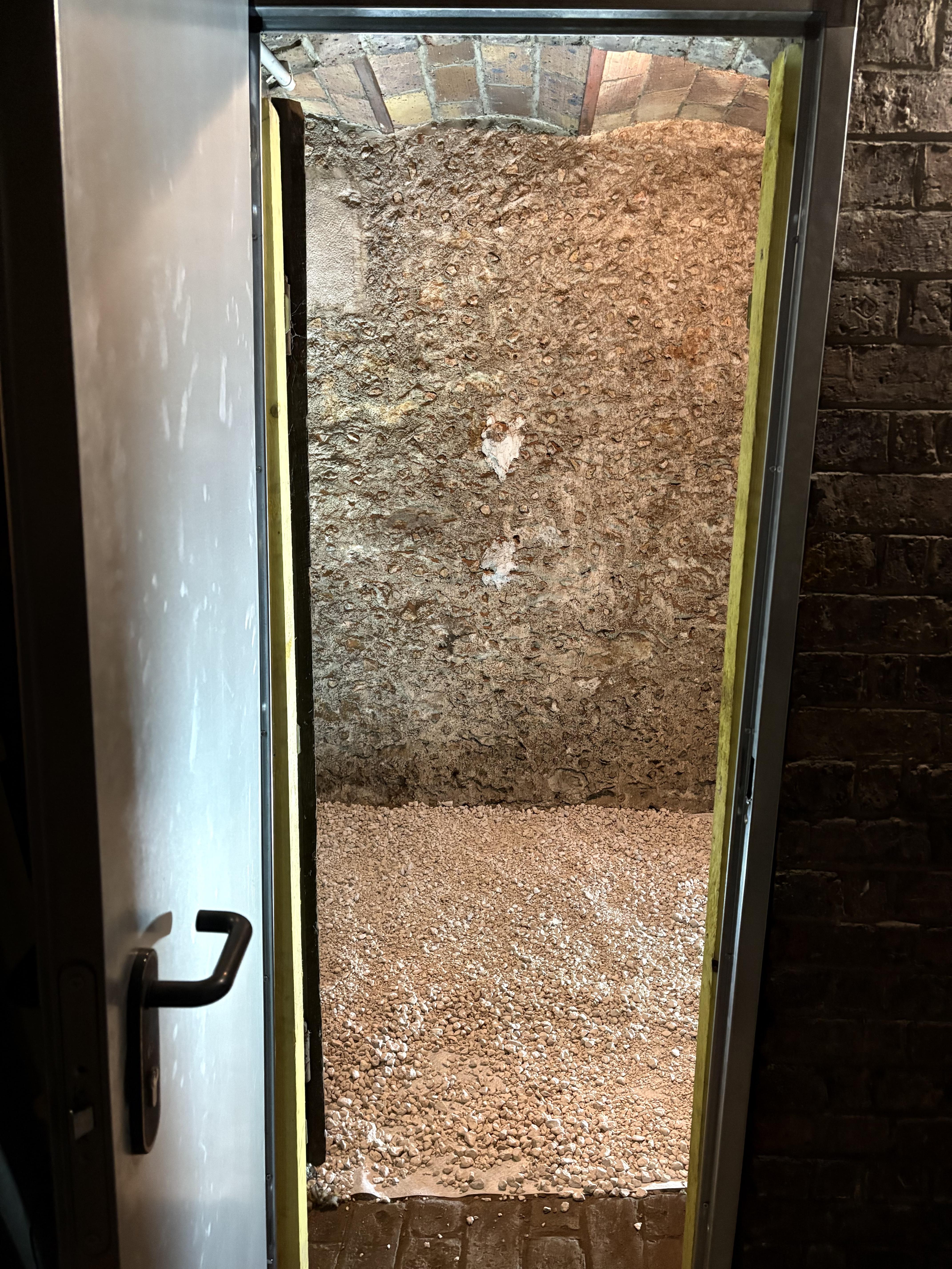 Grande cave saine et sèche de 12 m²