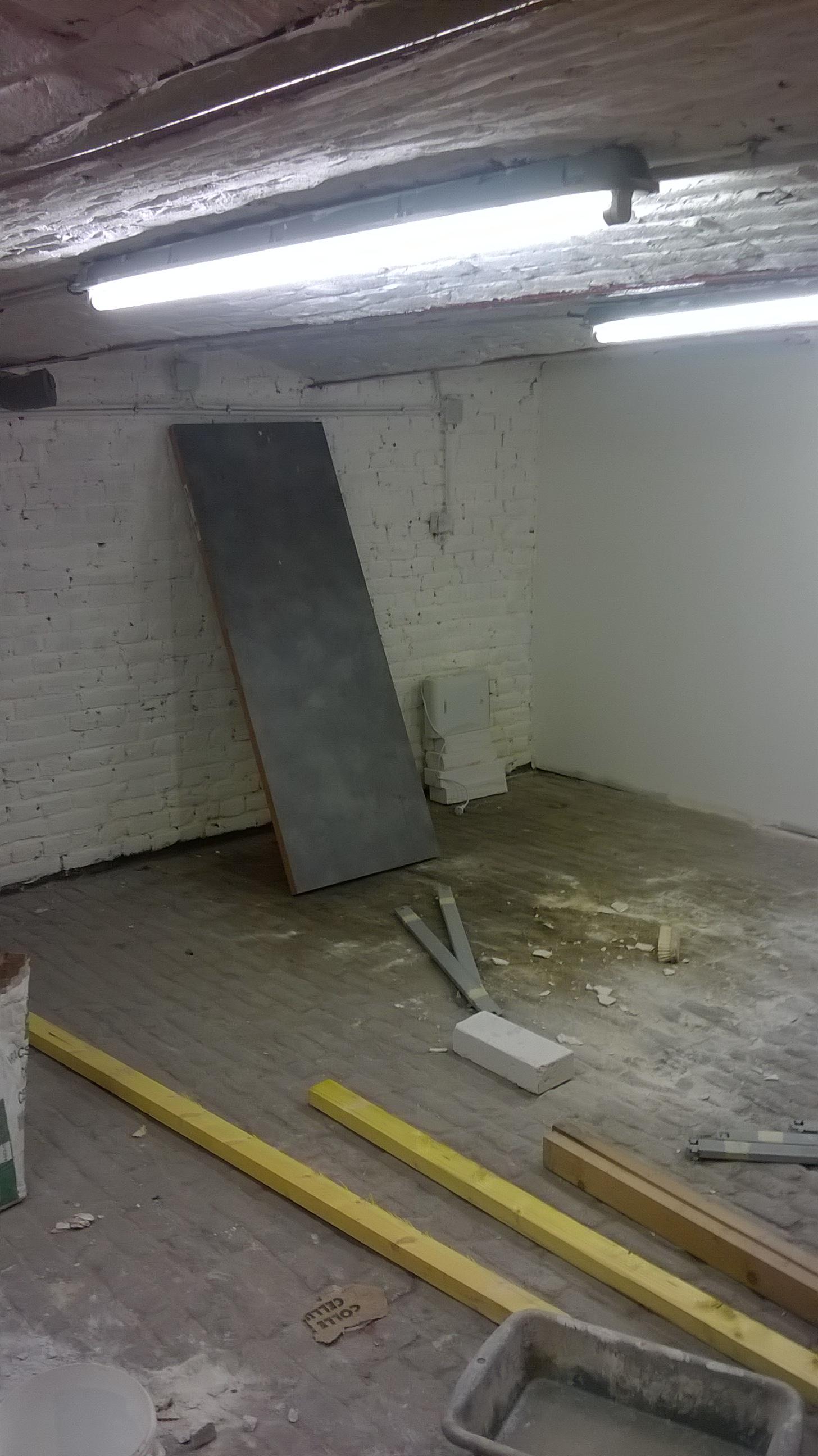 Cave sécurisée et propre de 30 M2 pour
