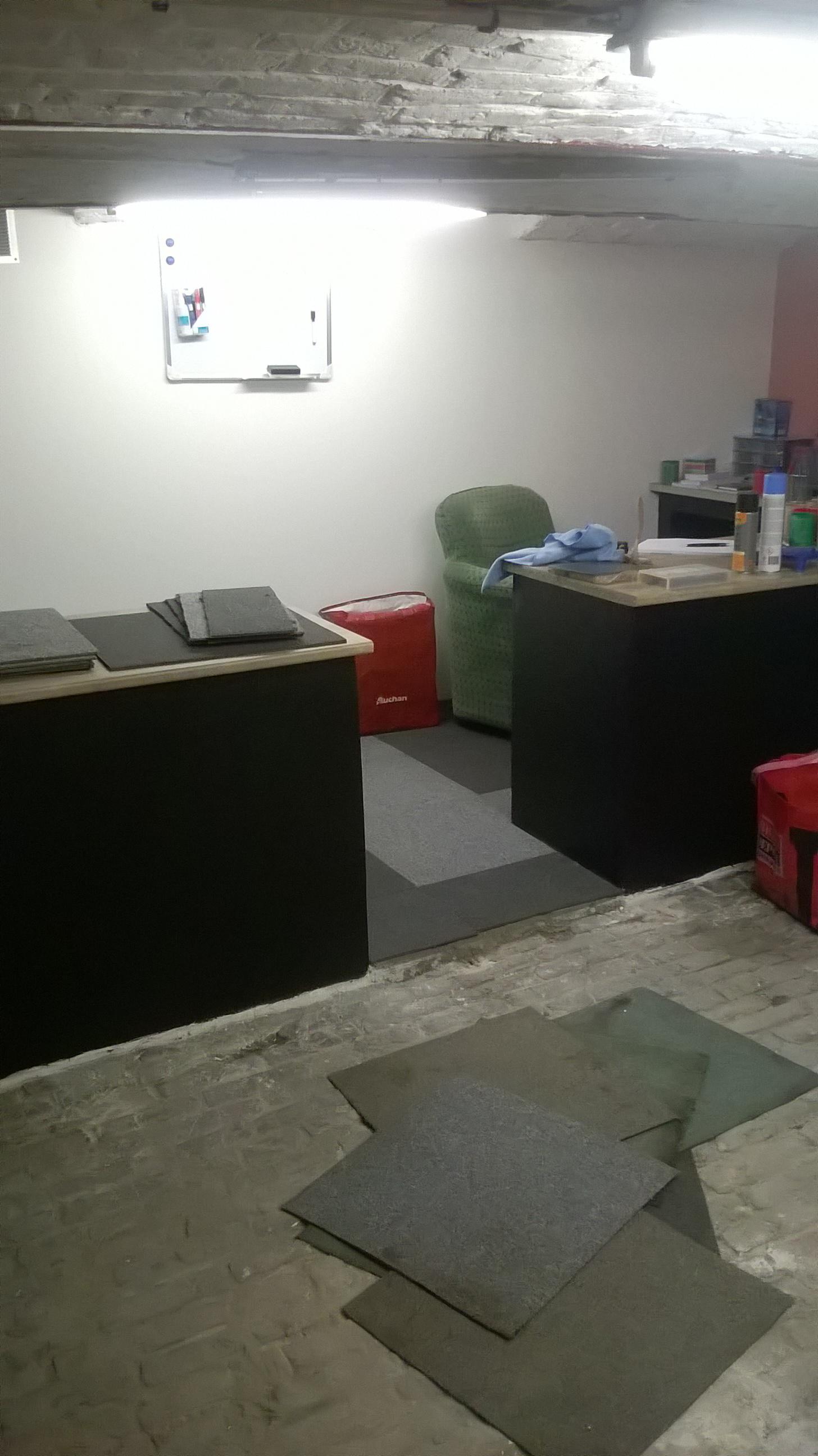 Cave sécurisée et propre de 30 M2 pour