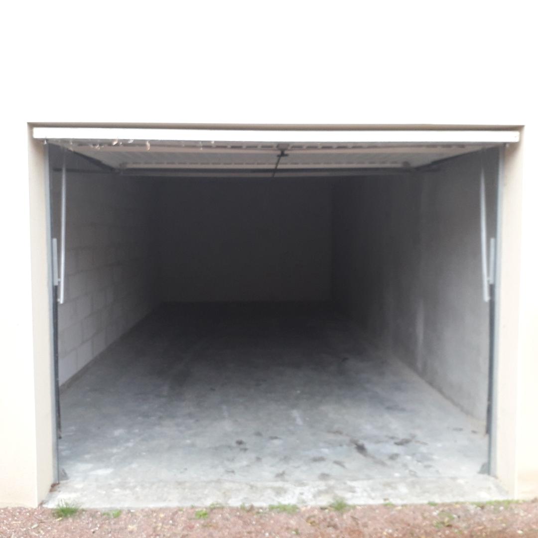 Location espace de stockage - Garage double fermé