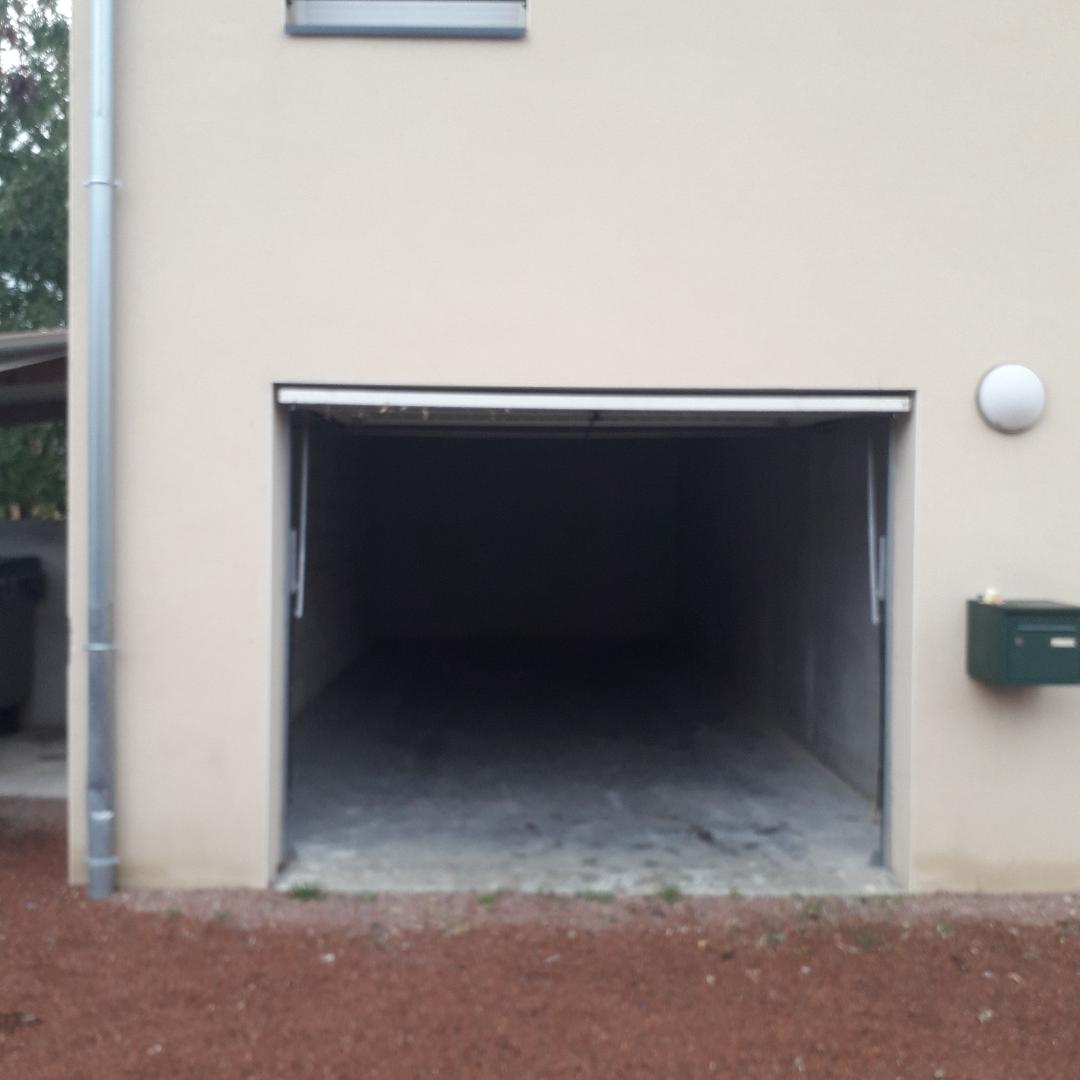 Location espace de stockage - Garage double fermé