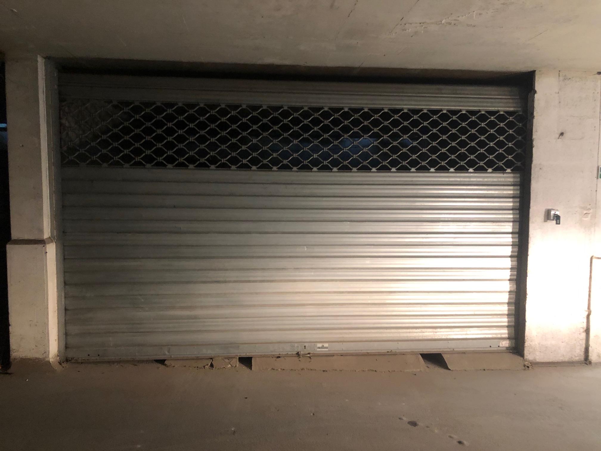 Espace de stockage dans box sécurisé