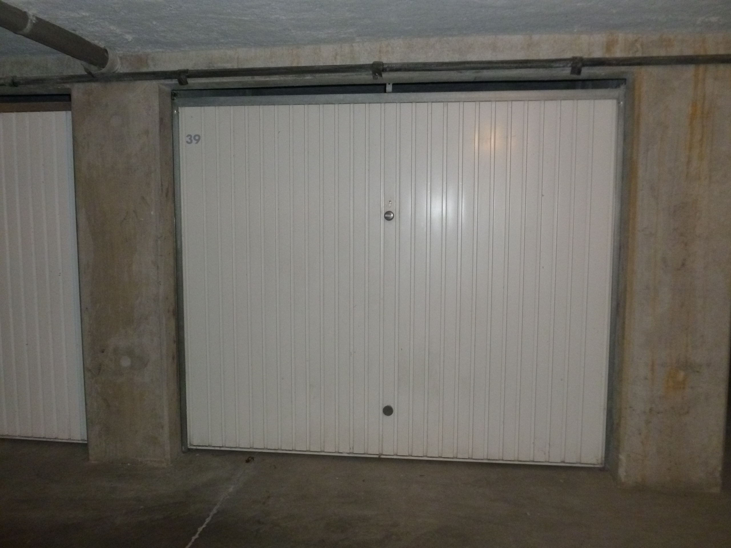 INTRA - Box fermé en location