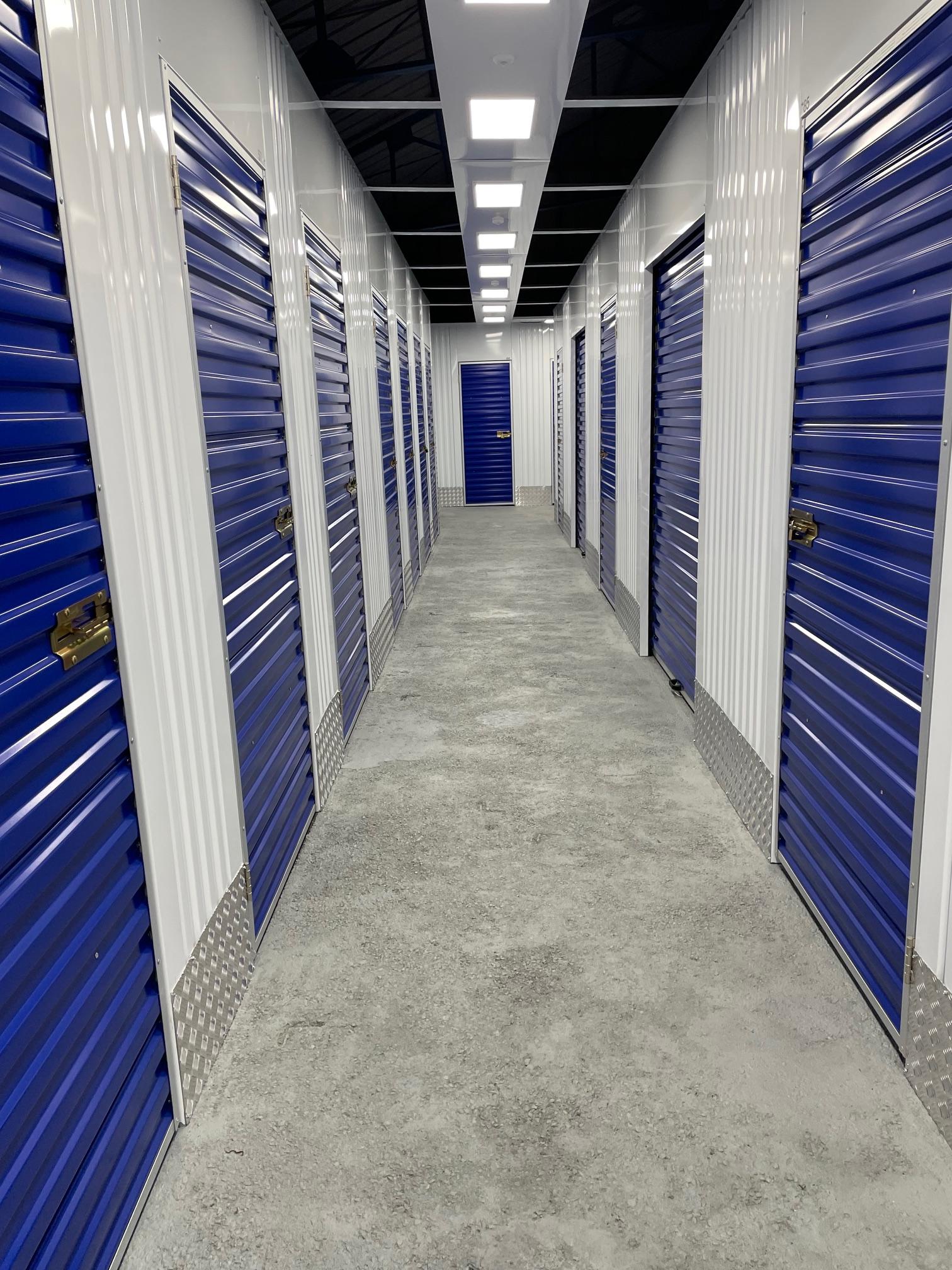 box 7m² soit 19m3 Ussel