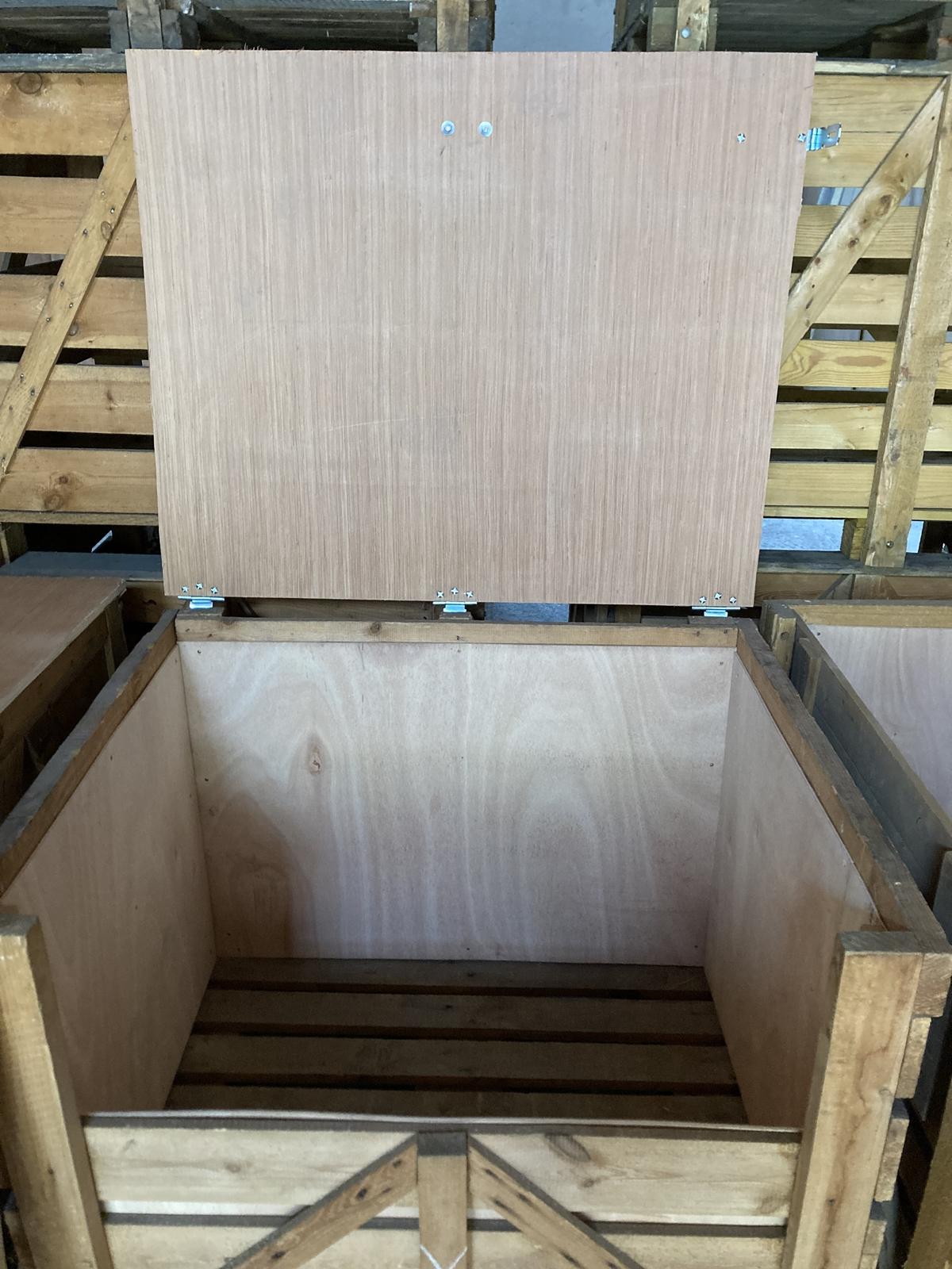 Garde Meubles, caisses fermées d'un métre cube