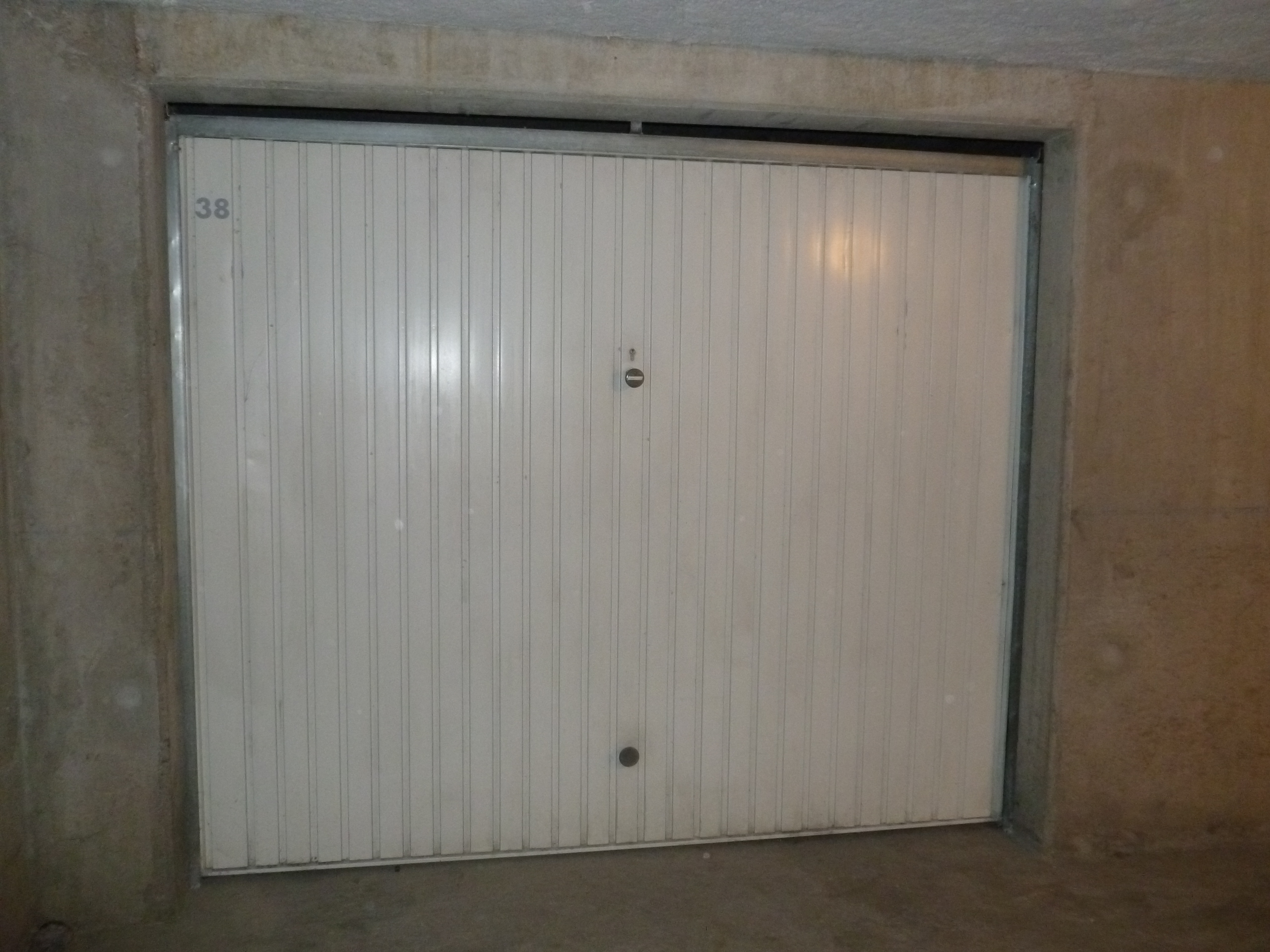 INTRA - Garage à louer pas cher