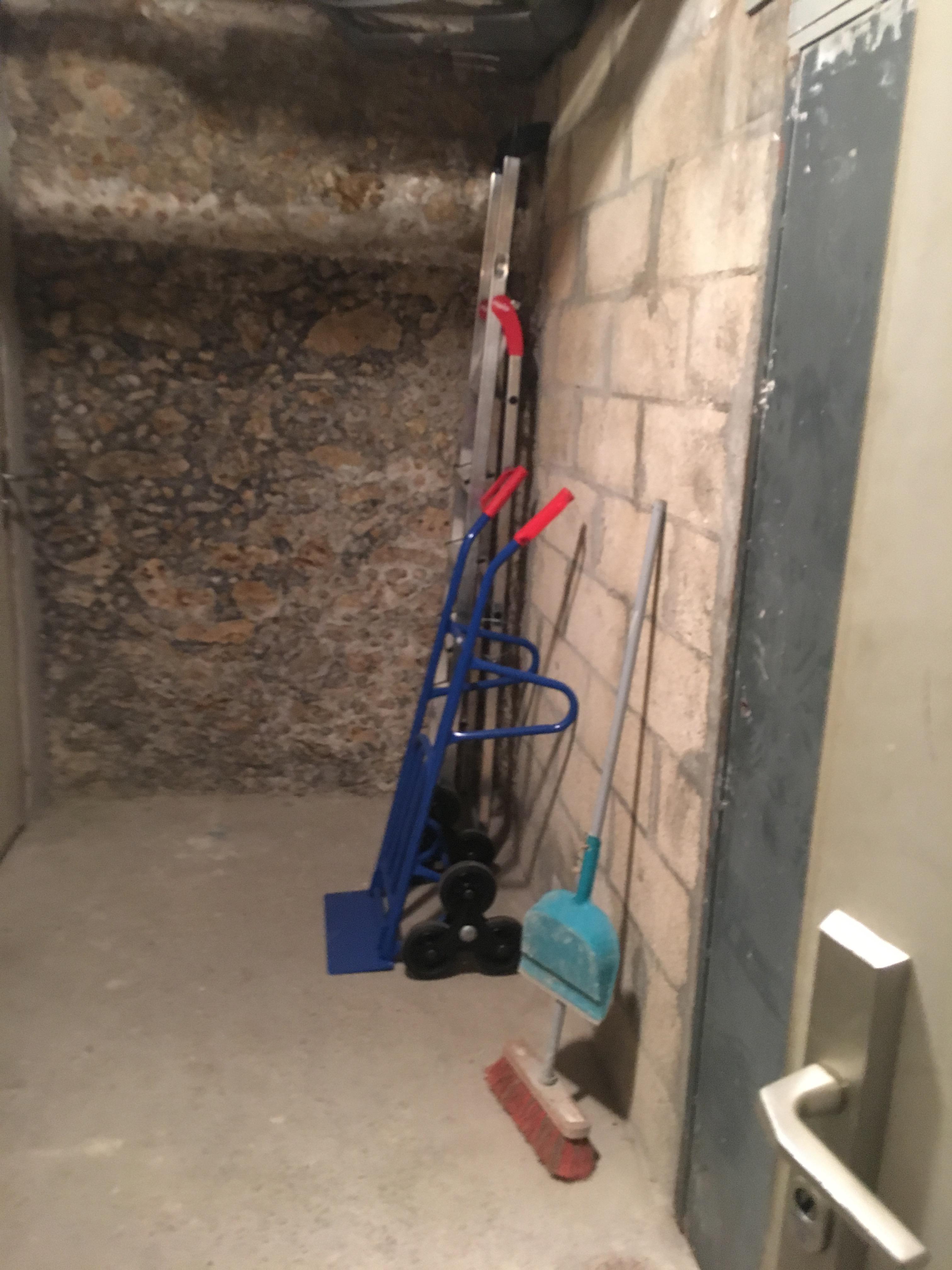 Location cave pour stockage - Paris 16