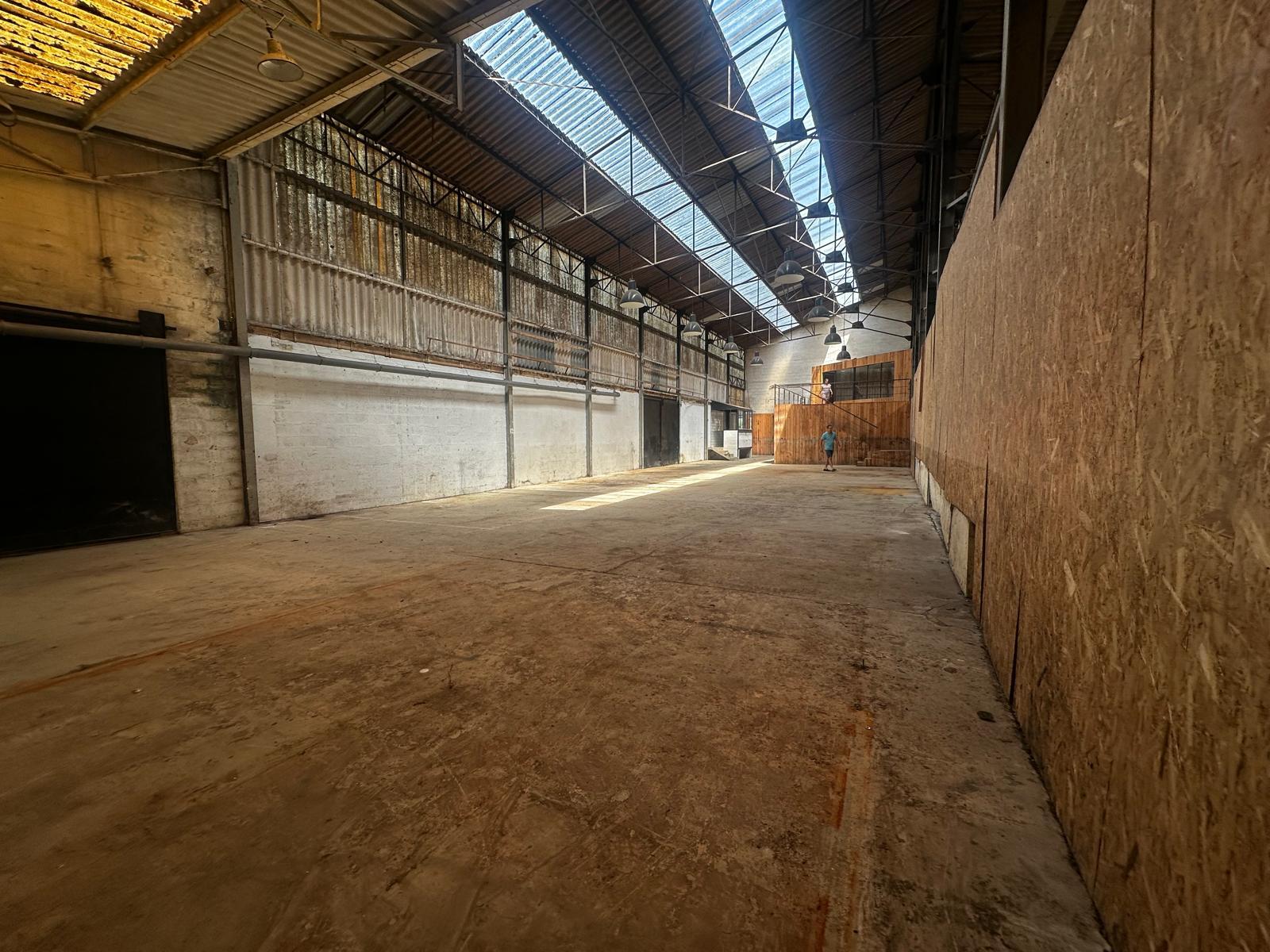Location pour stockage dans hangar 400 m2 Nogent-le-Rotrou