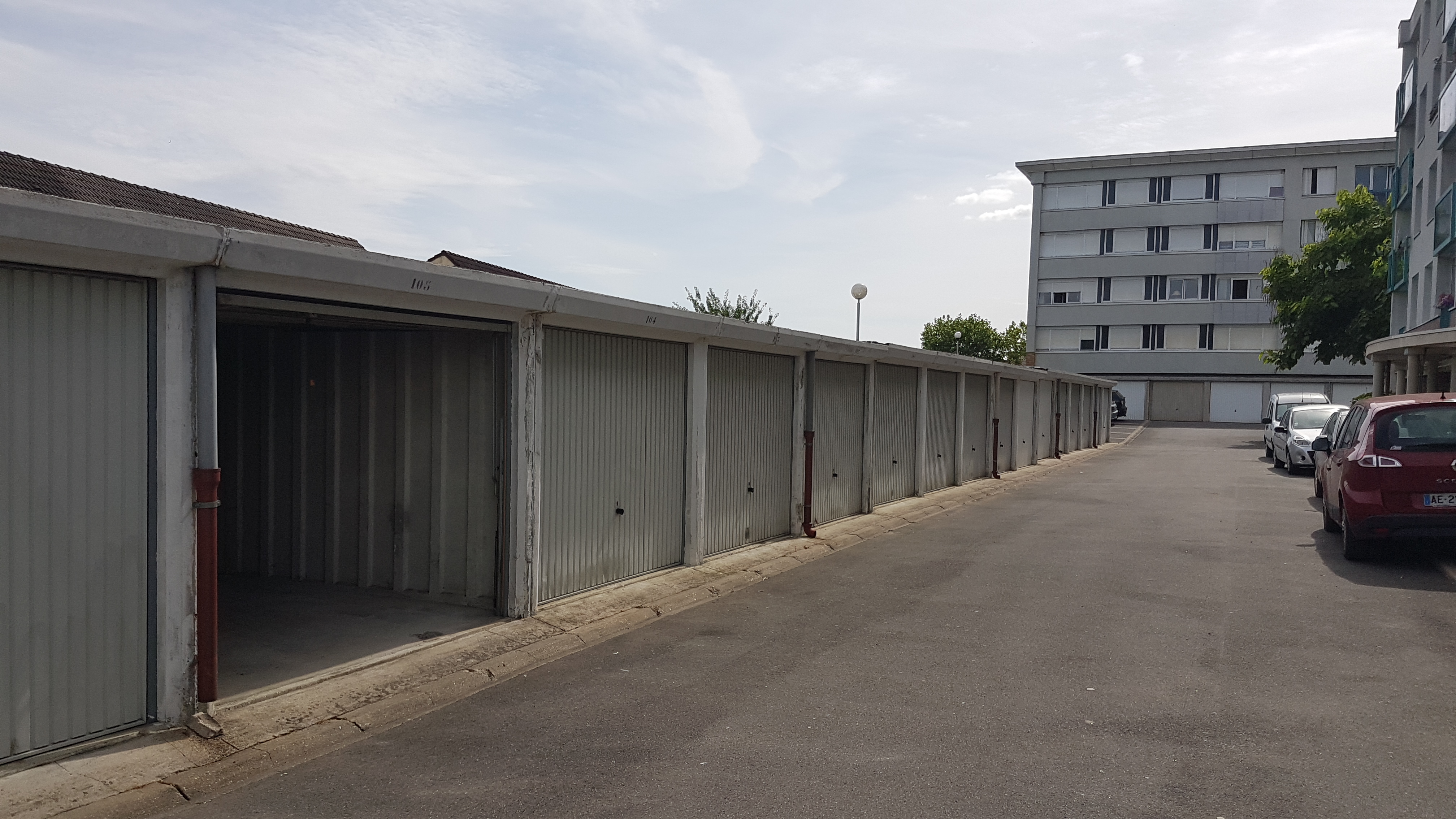 Garage / box louer à Breuillet