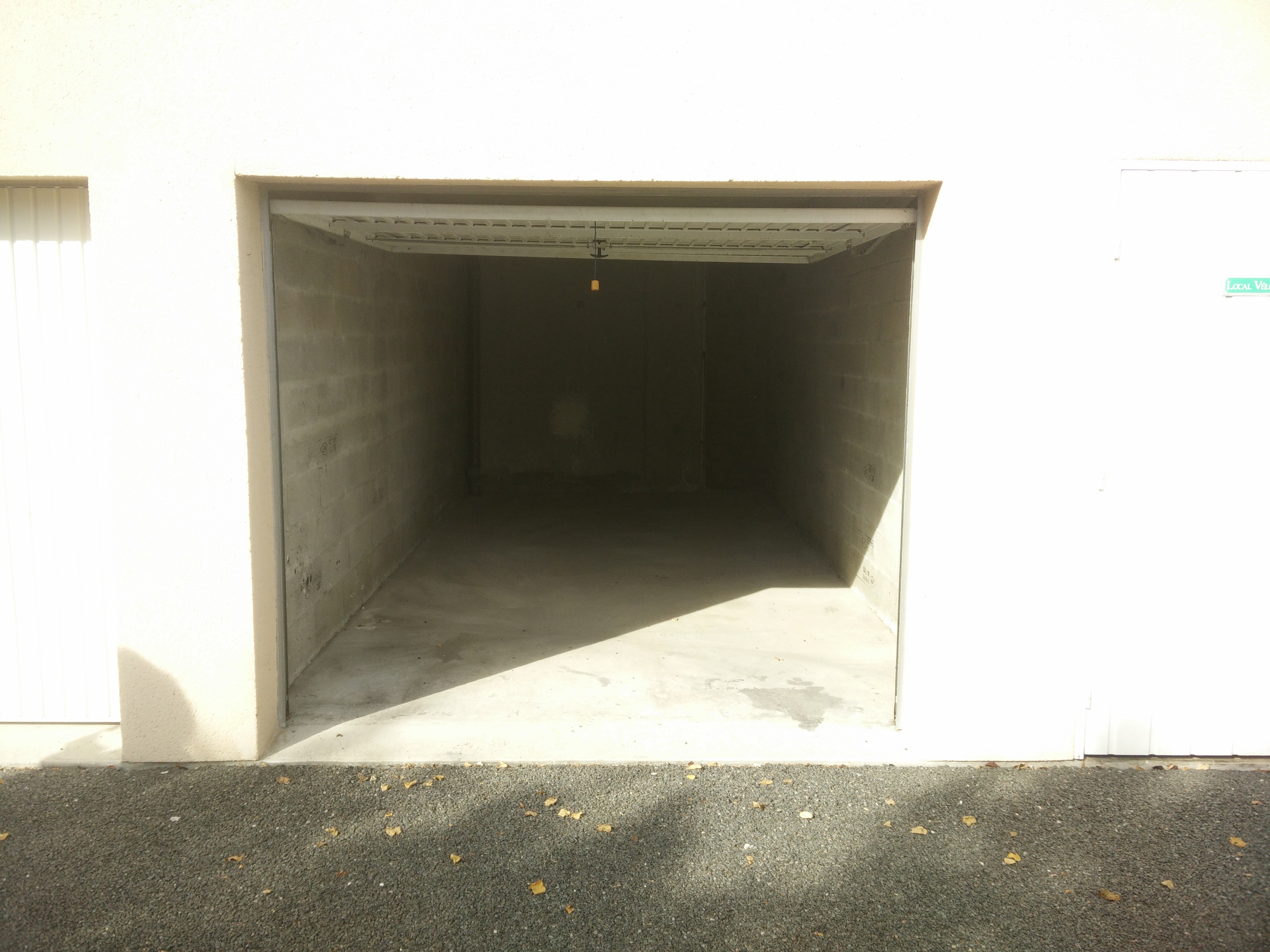Garage fermé / Eysines / Proche de la