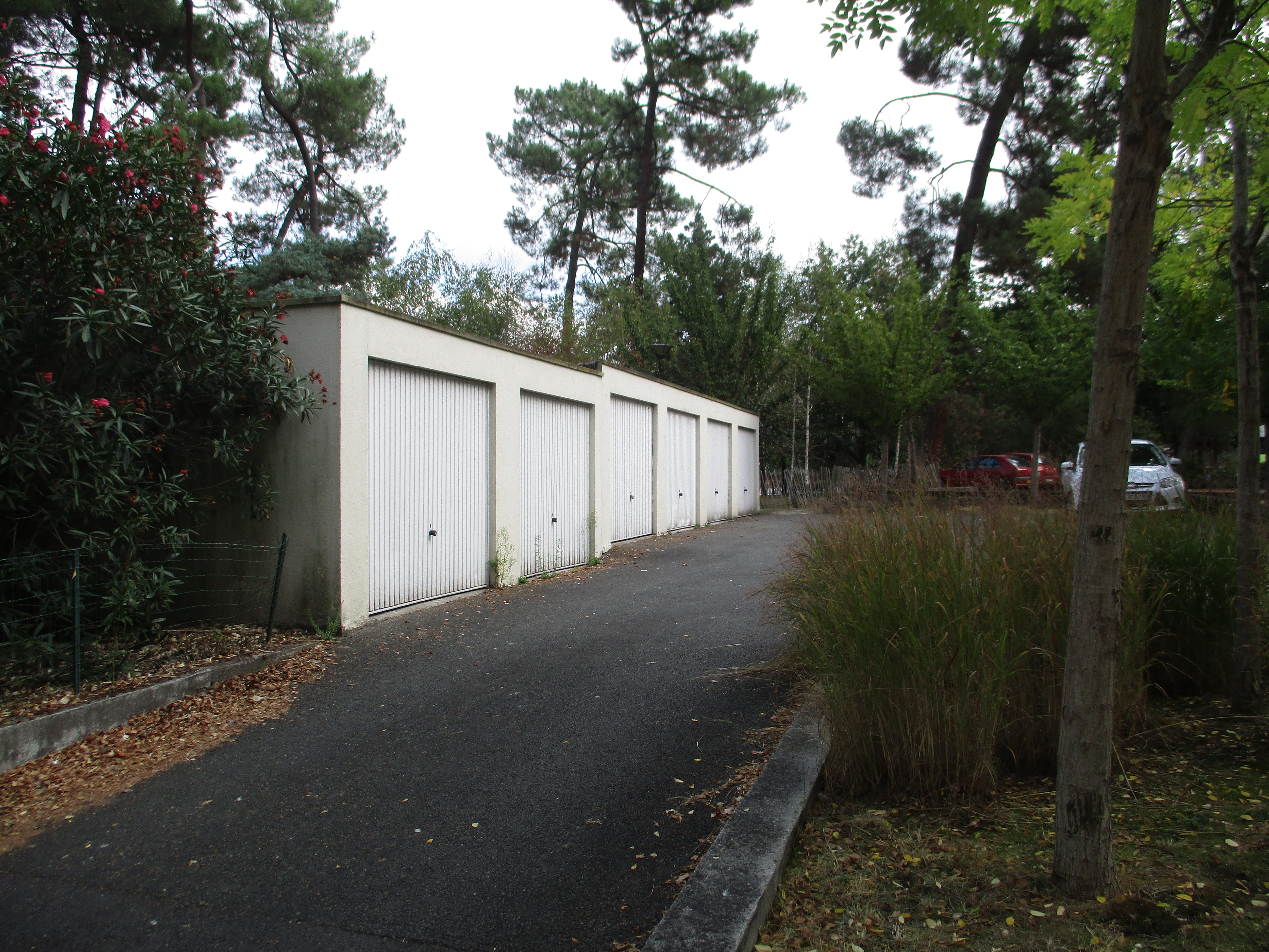 Garage à louer à Pessac, proche de Bordeaux
