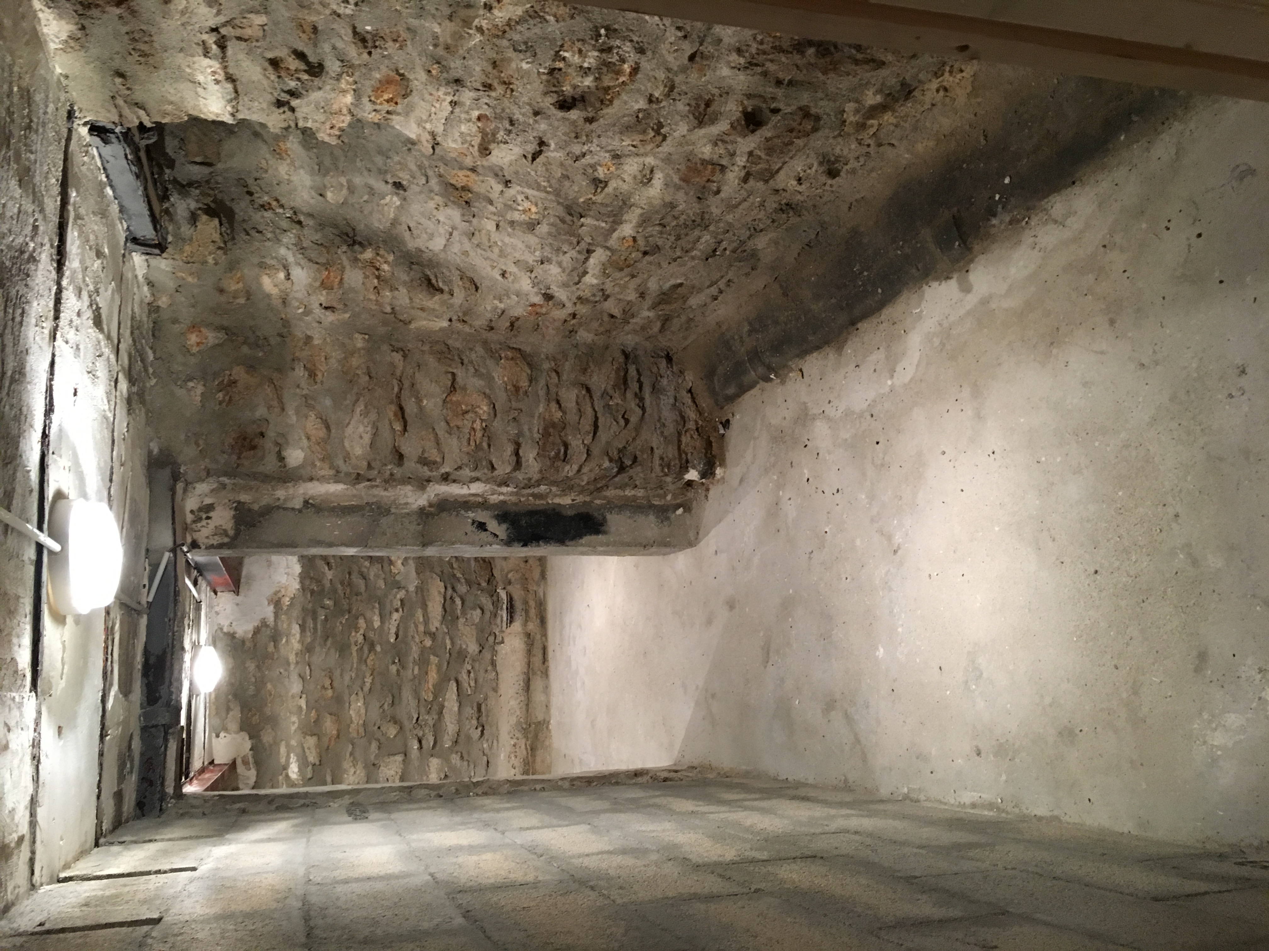Cave en location garde meubles / stockage