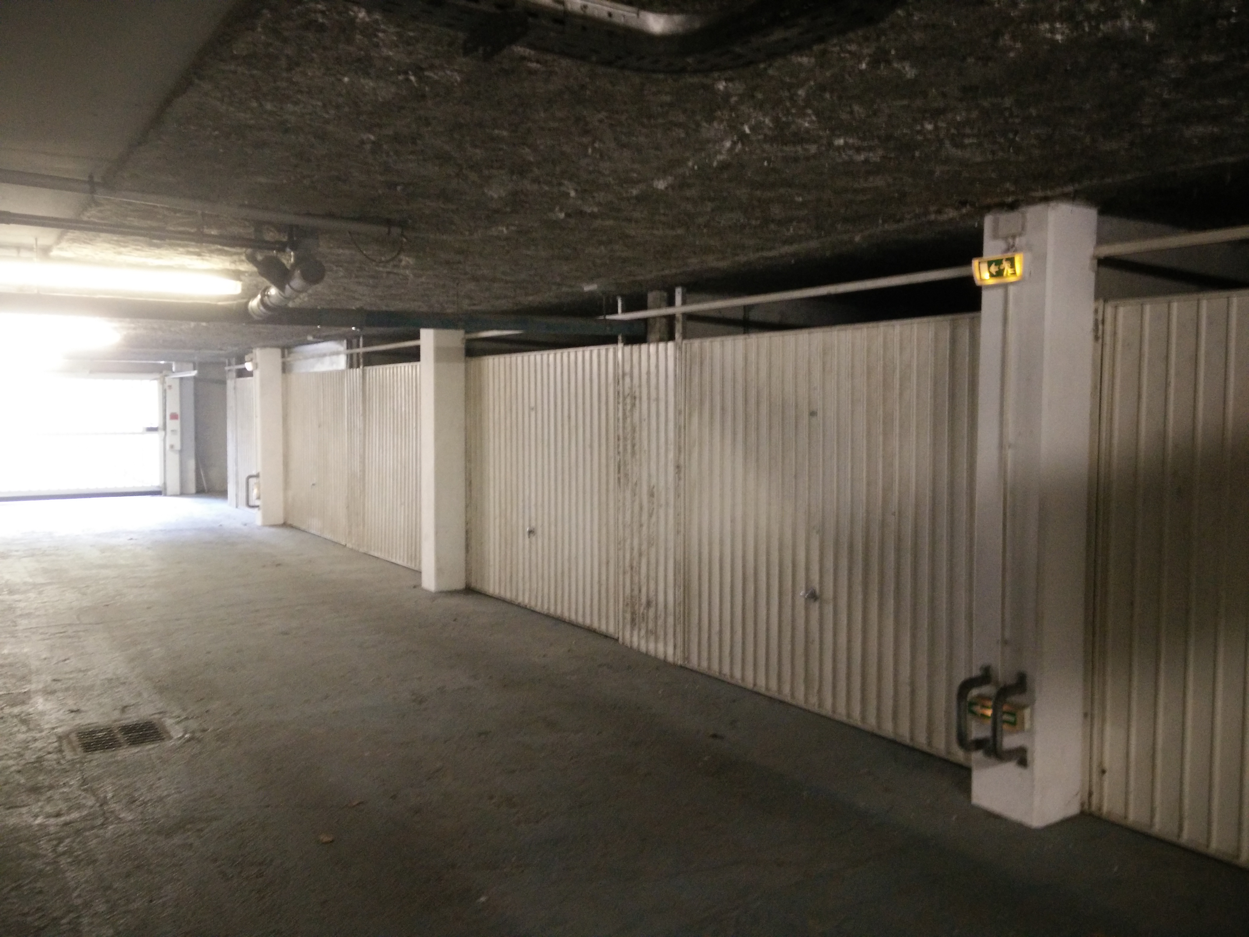 Loue grand garage à Mérignac