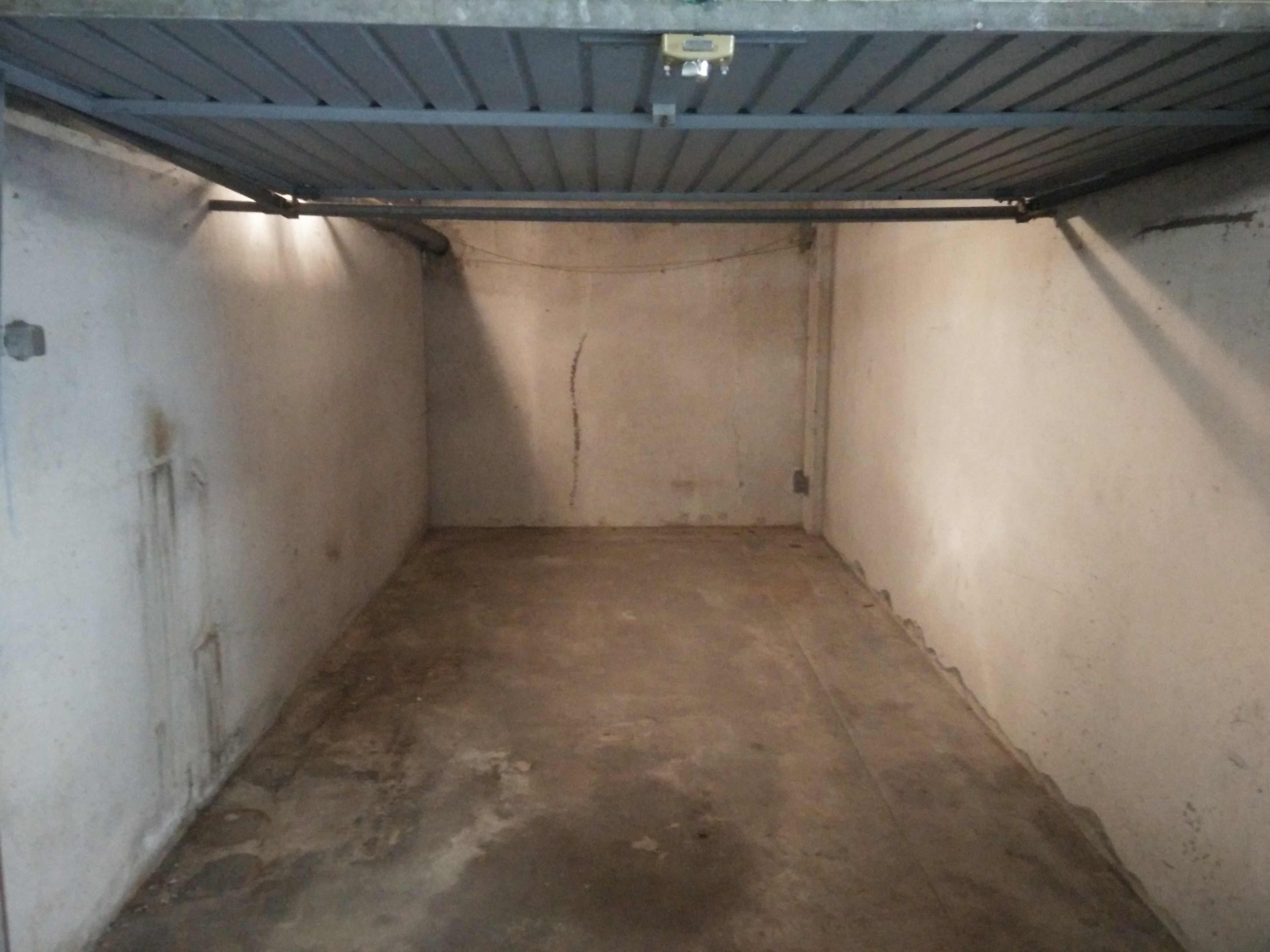 Garage à louer en premier sous sol