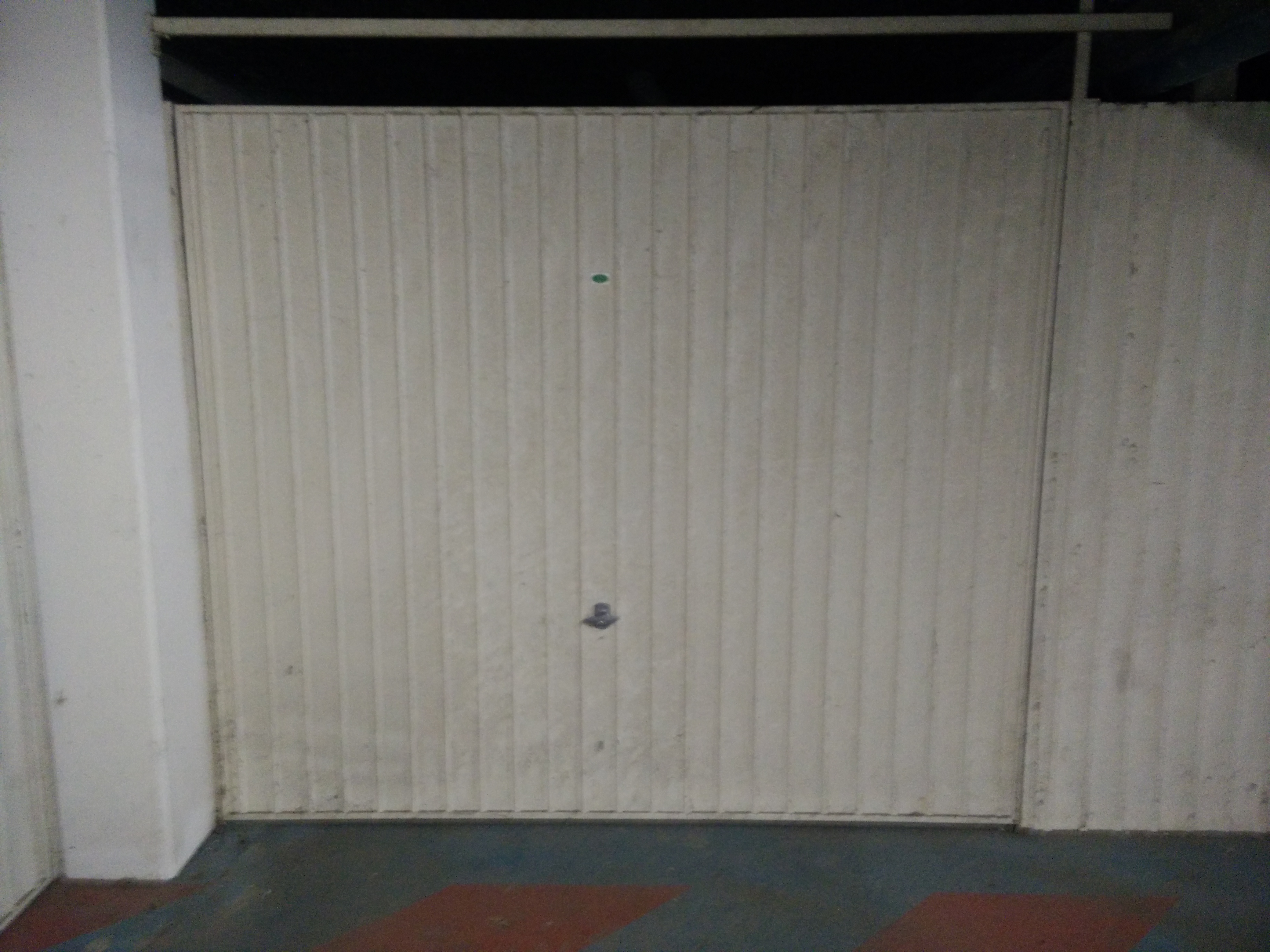 Garage boxé à louer