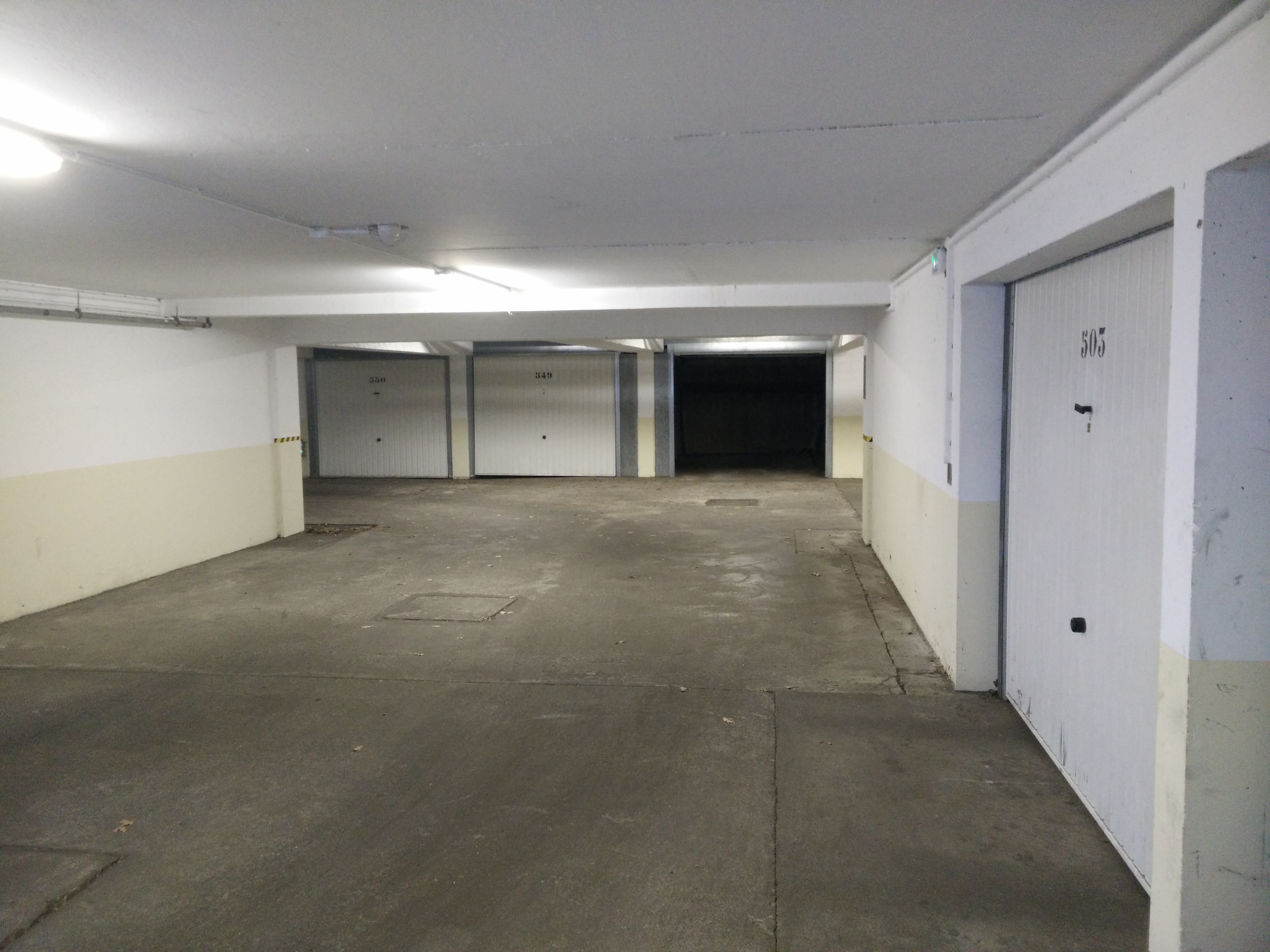 Location garage / parking à Nantes