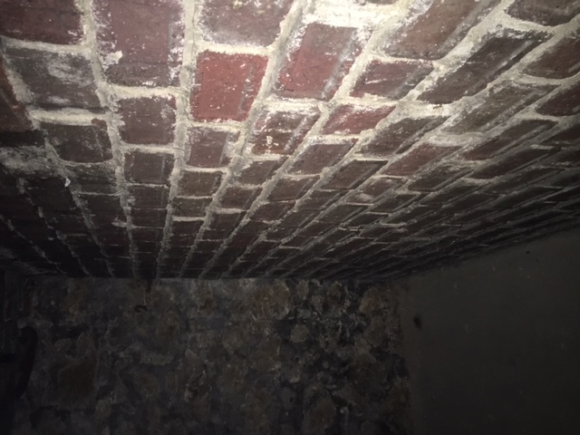 Cave saine et sécurisée à louer sur Clichy