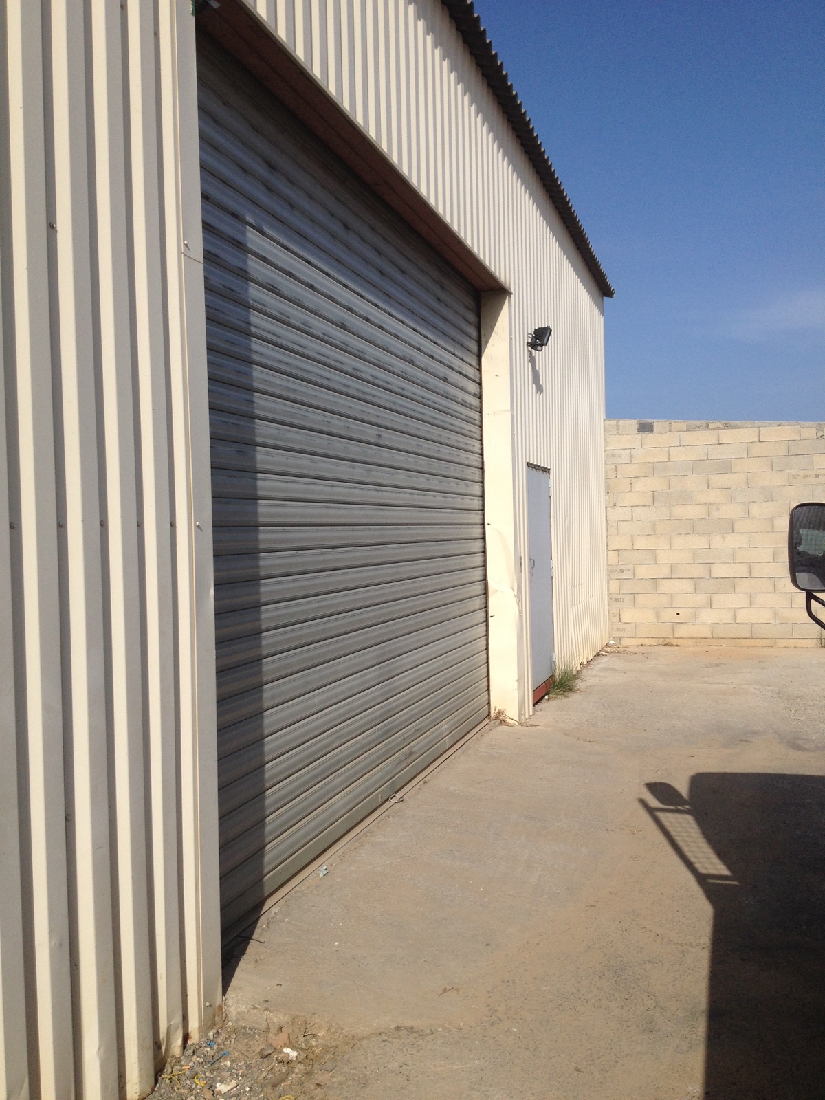 HANGAR PROPRE A LOUER - Montblanc - 34290 - 120 m²