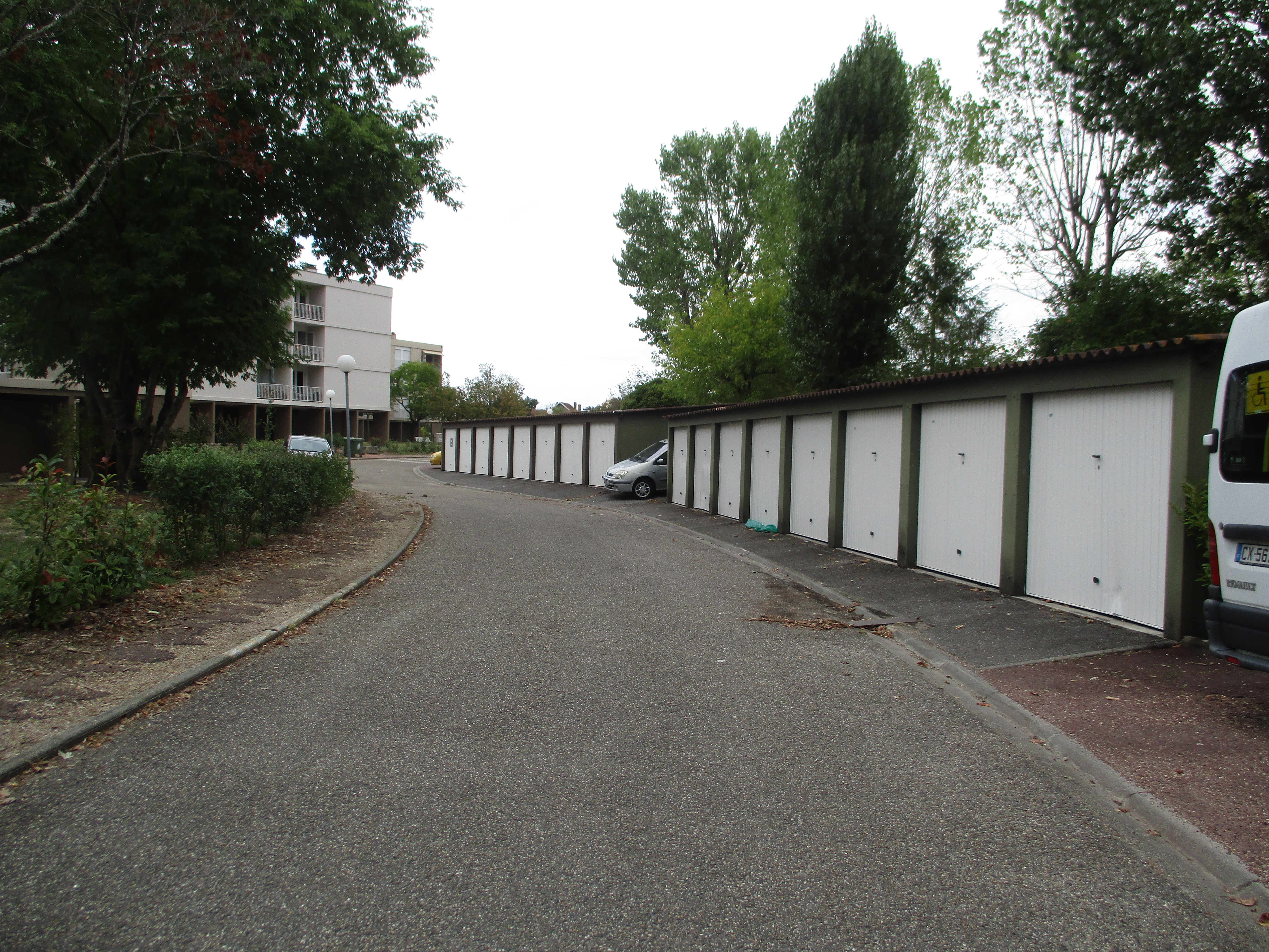 Garage de plain-pied à louer