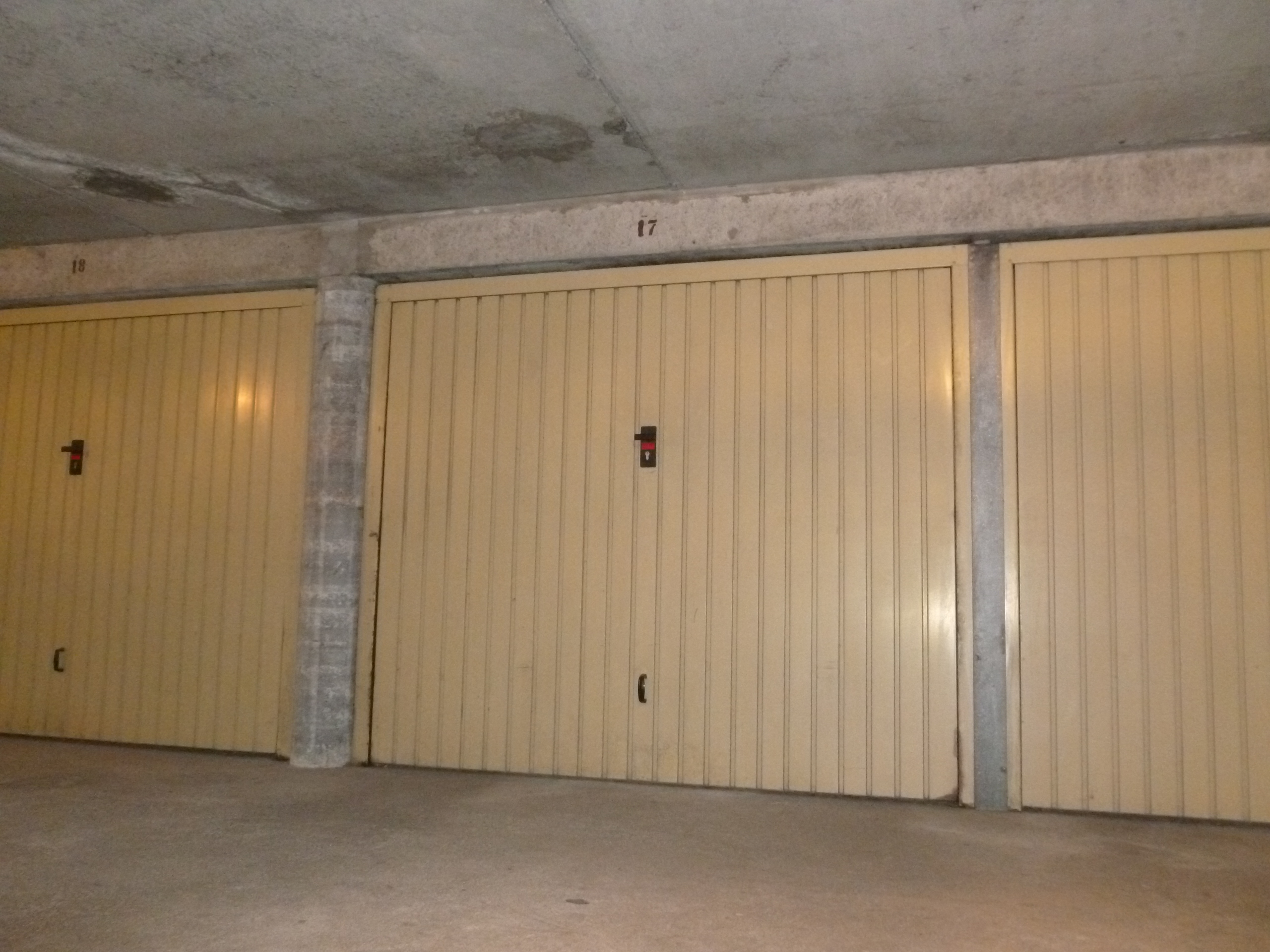 INTRA - Location garage / Toulouse Minimes (31200)