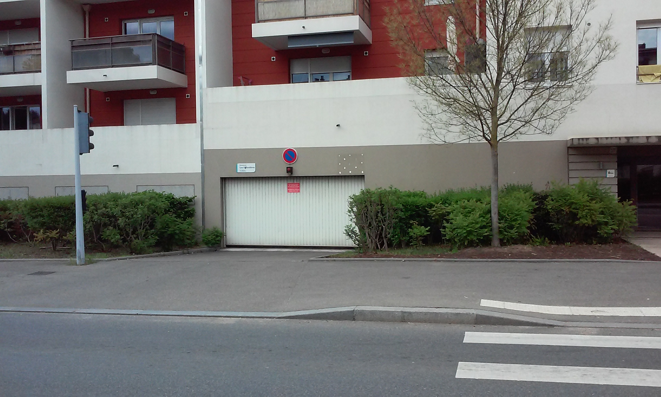 Location grand garage / Feyzin