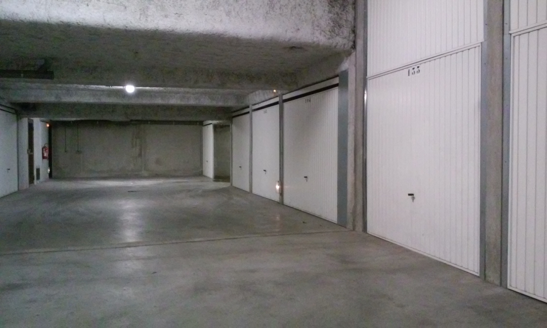 Très grand garage à louer / Feyzin /