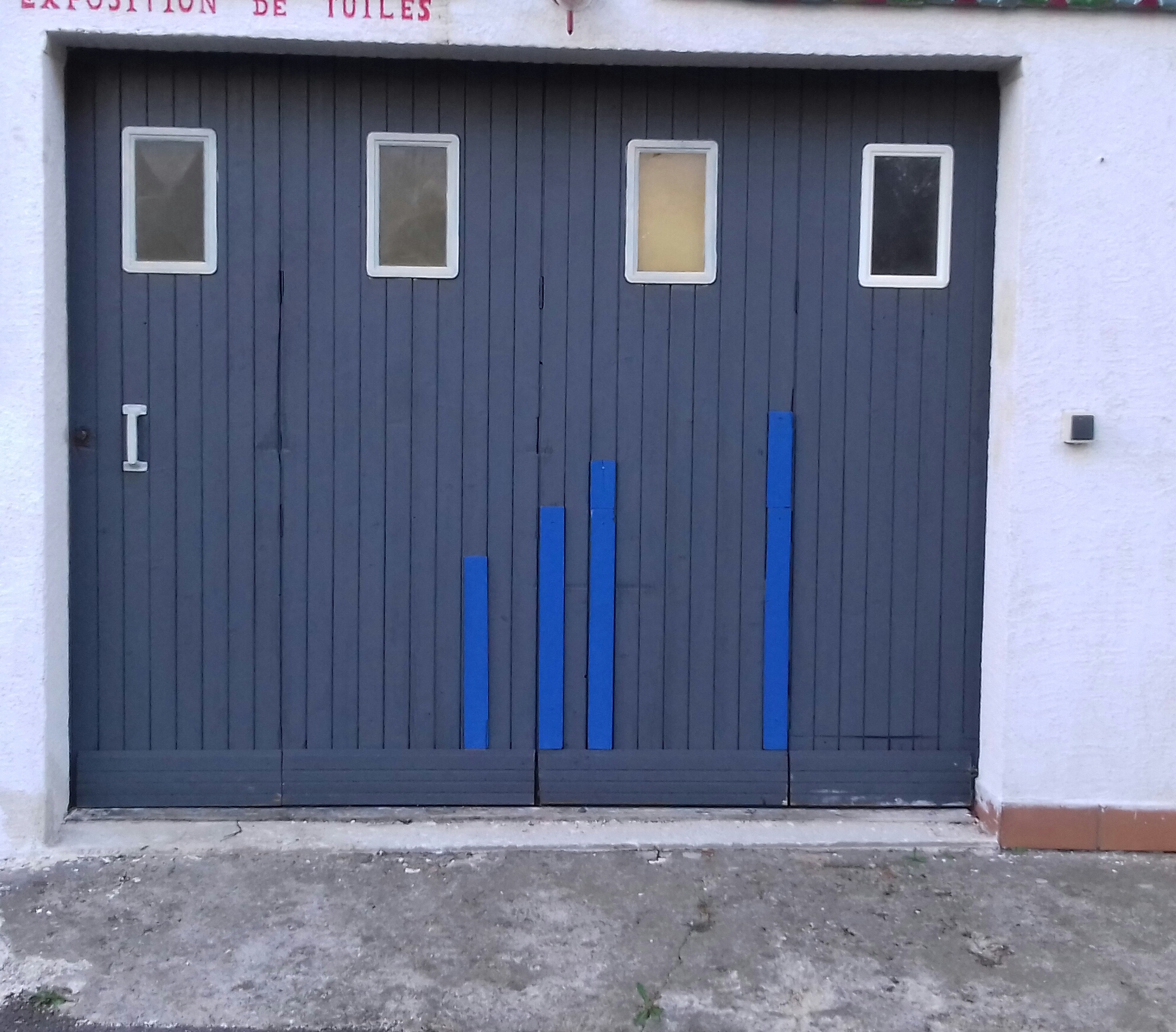 Possibilité de garder vos meubles, vos objets dans mon garage situé en sous sol de ma maison ou j'y suis tous les jours