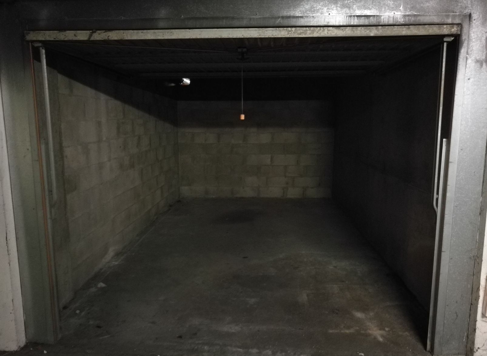Garage à Bègles à la location