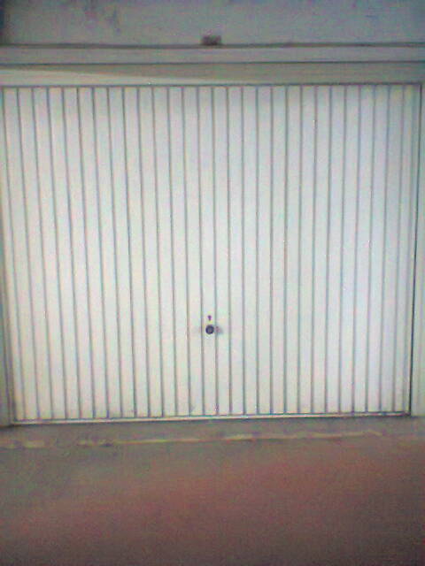 BOX SPACIEUX ET ECLAIRE AU SOUS SOL D