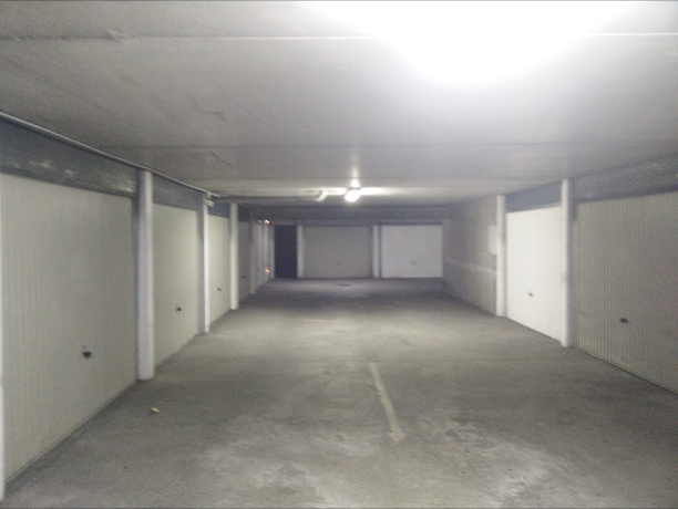 Parking fermé / garage à louer