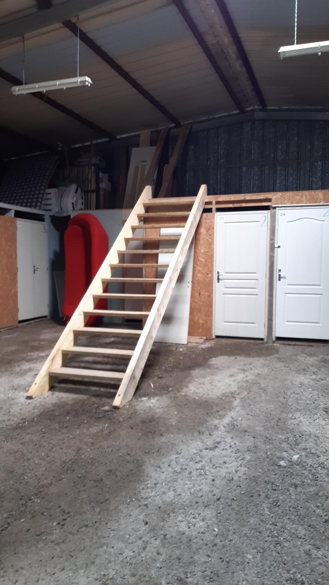 Espace pour stockage en mezzanine