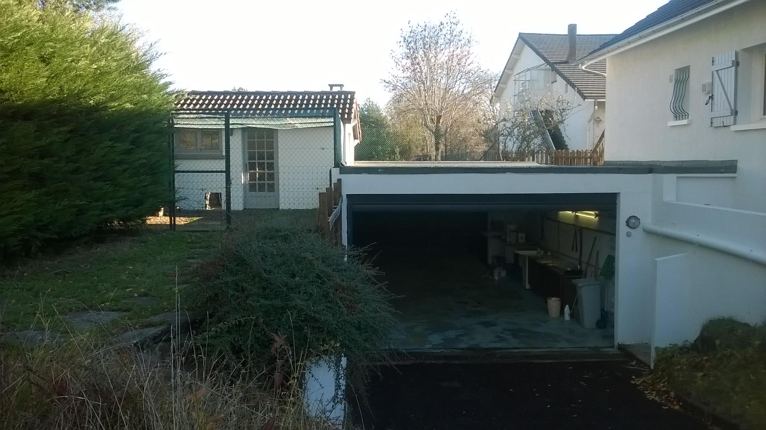 Grand garage