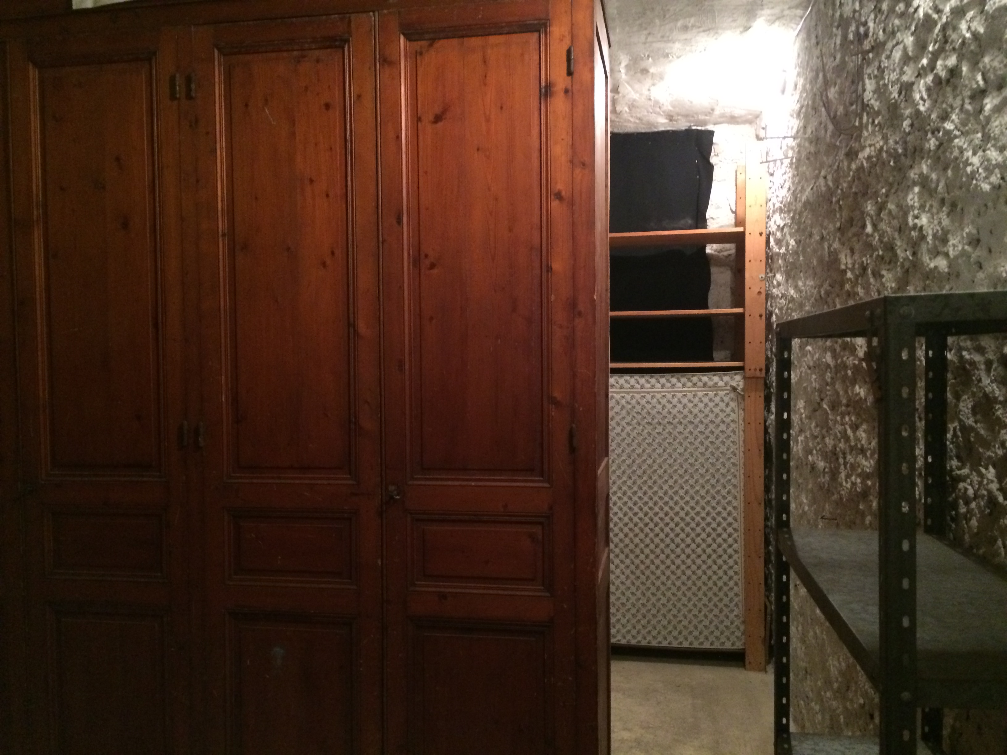 Cave saine et sécurisée pour stockage