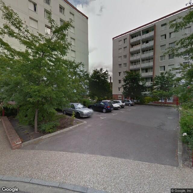 Grand garage privé / Elbeuf