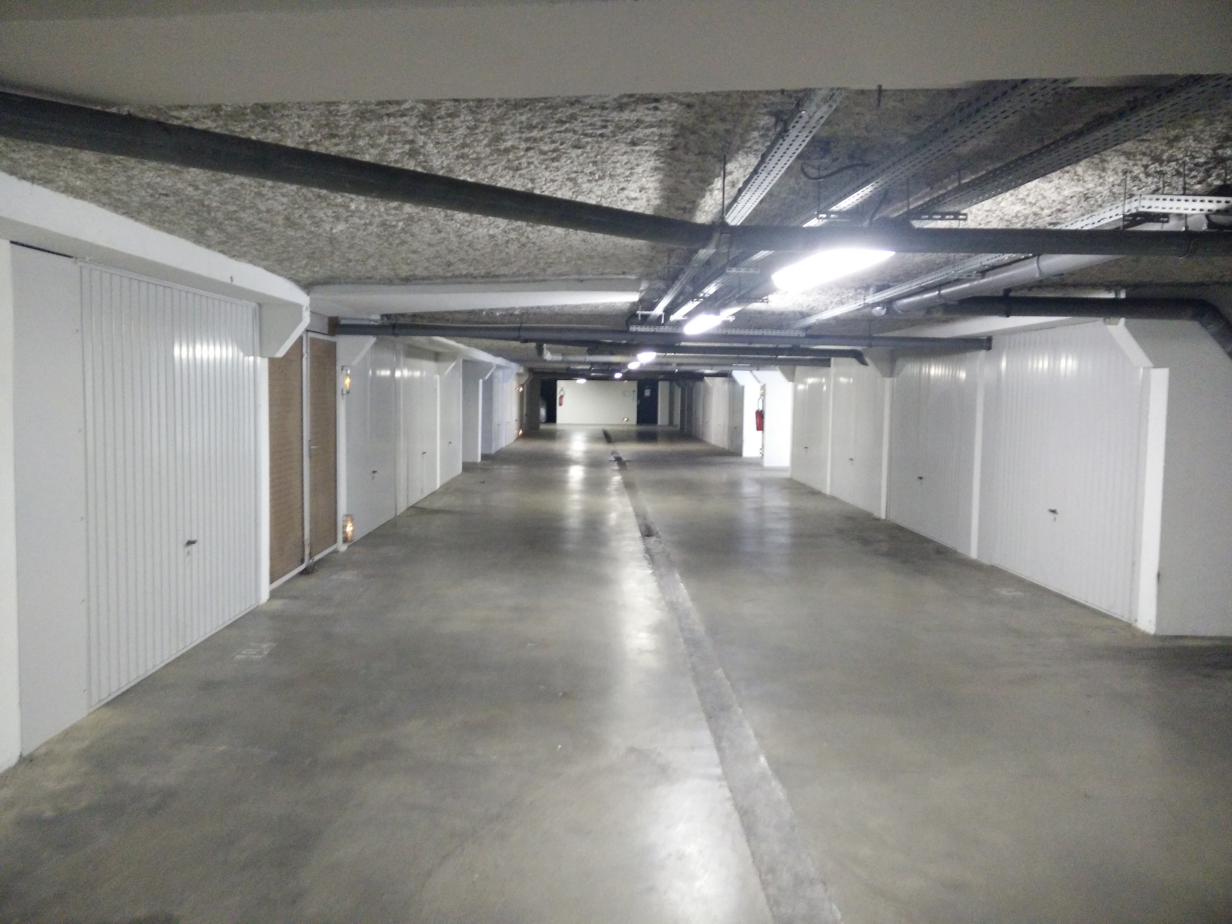 Parking Mérignac / Garage fermé sécurisé