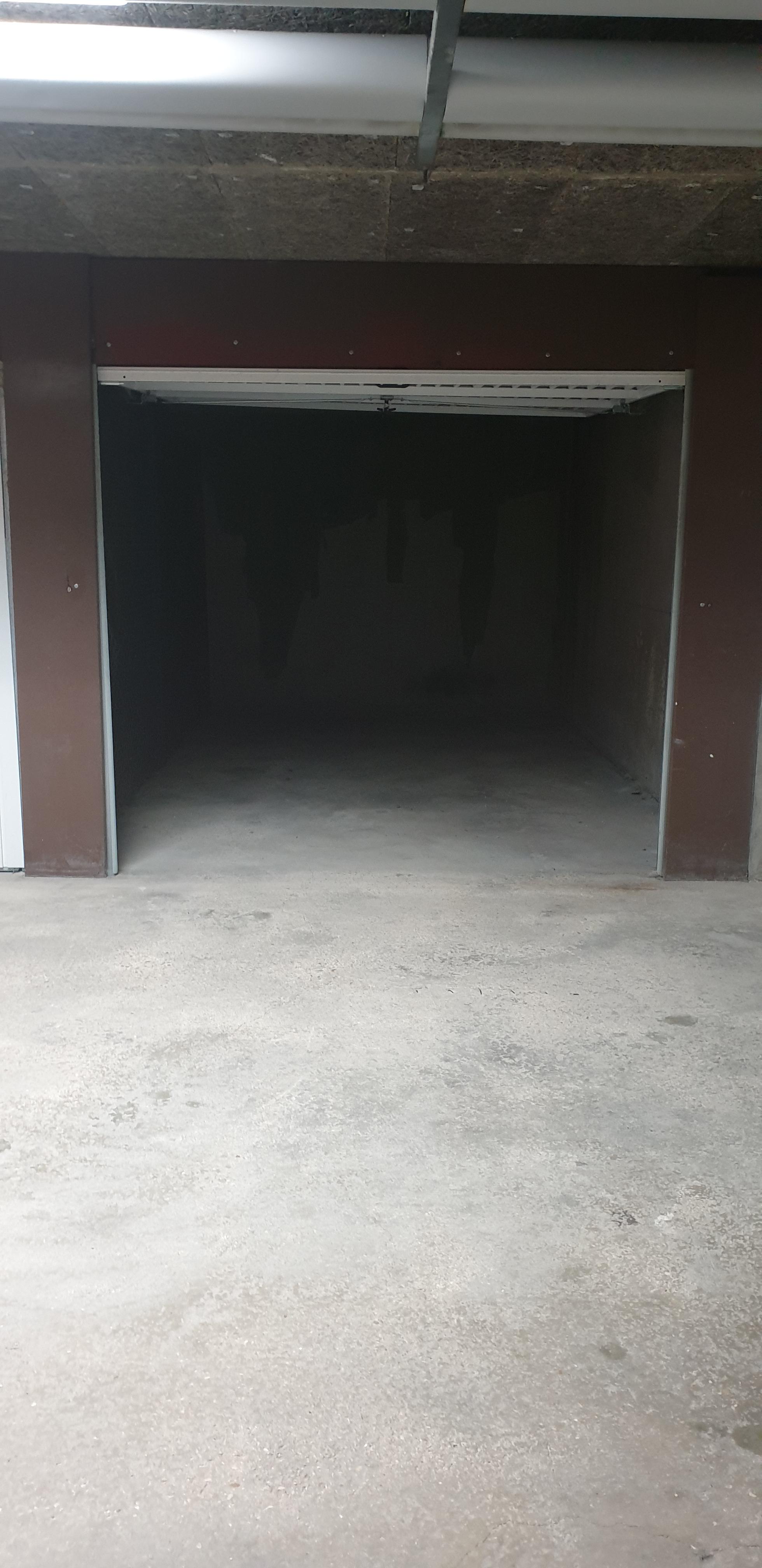 Garage en location à Reims