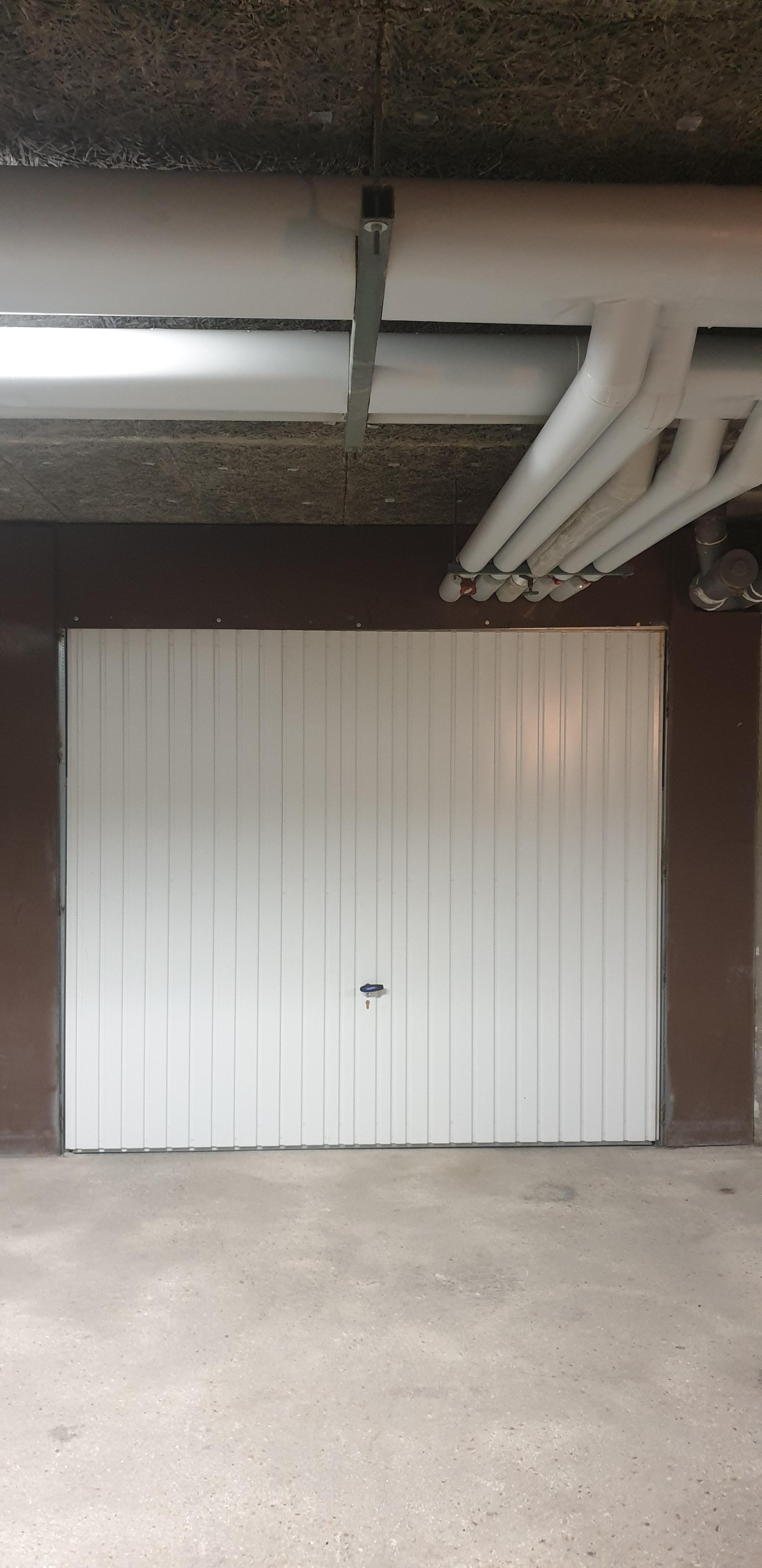 Garage en location à Reims